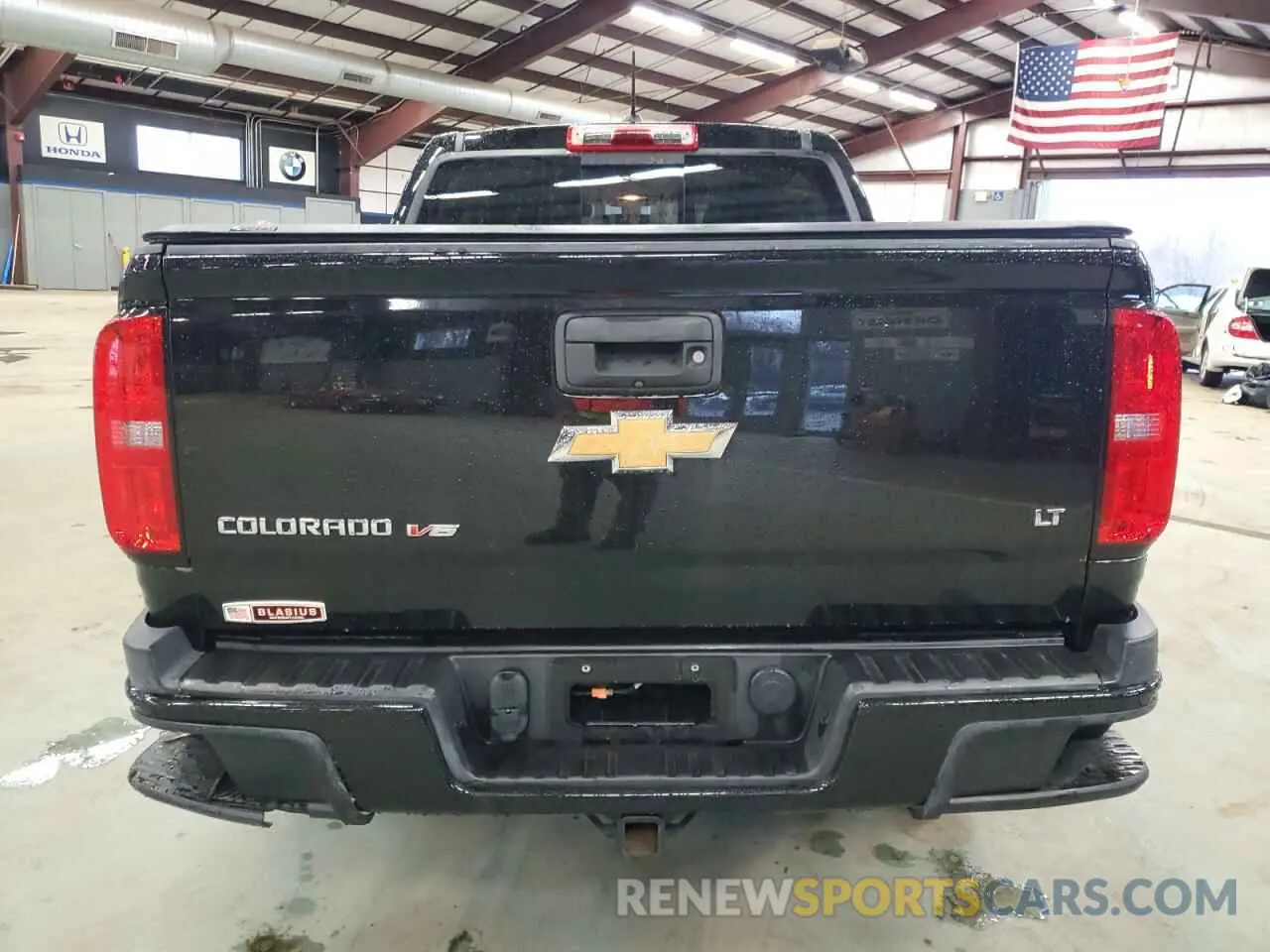 6 Photograph of a damaged car 1GCGTCEN3K1265388 CHEVROLET COLORADO 2019