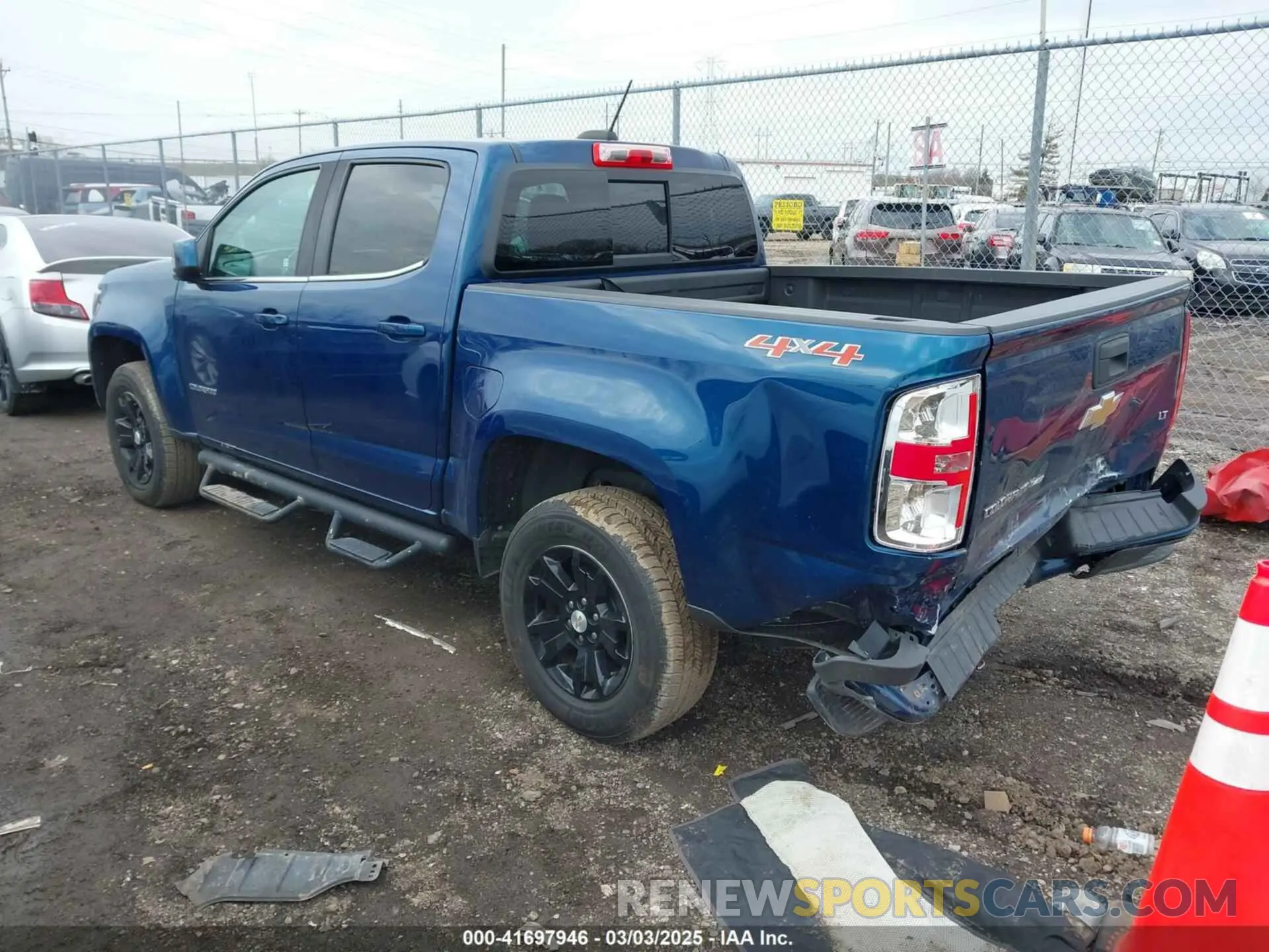 3 Photograph of a damaged car 1GCGTCEN4K1136625 CHEVROLET COLORADO 2019
