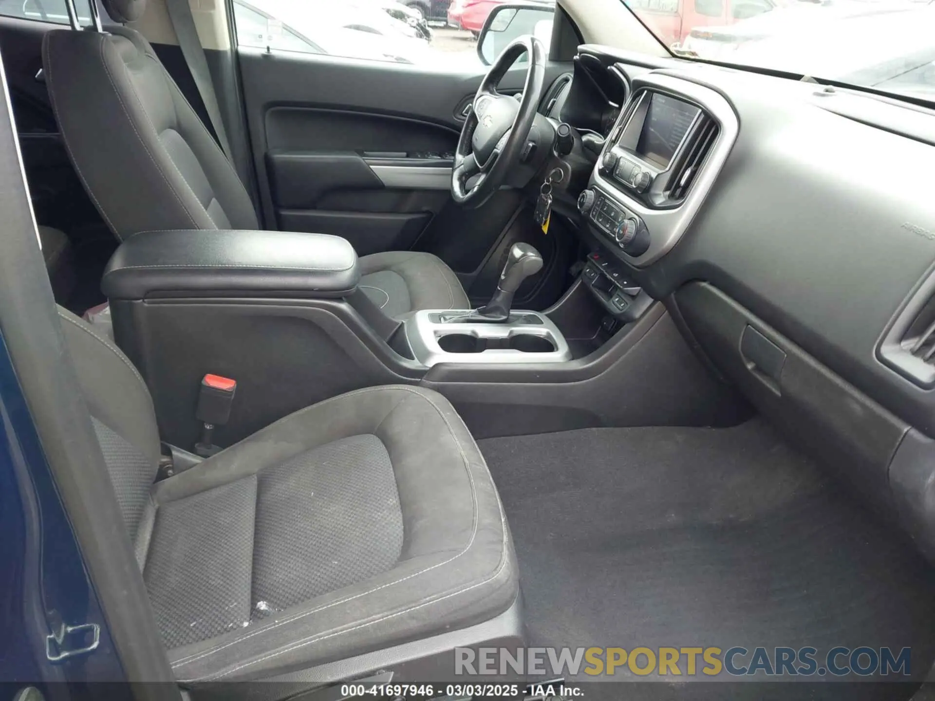 5 Photograph of a damaged car 1GCGTCEN4K1136625 CHEVROLET COLORADO 2019