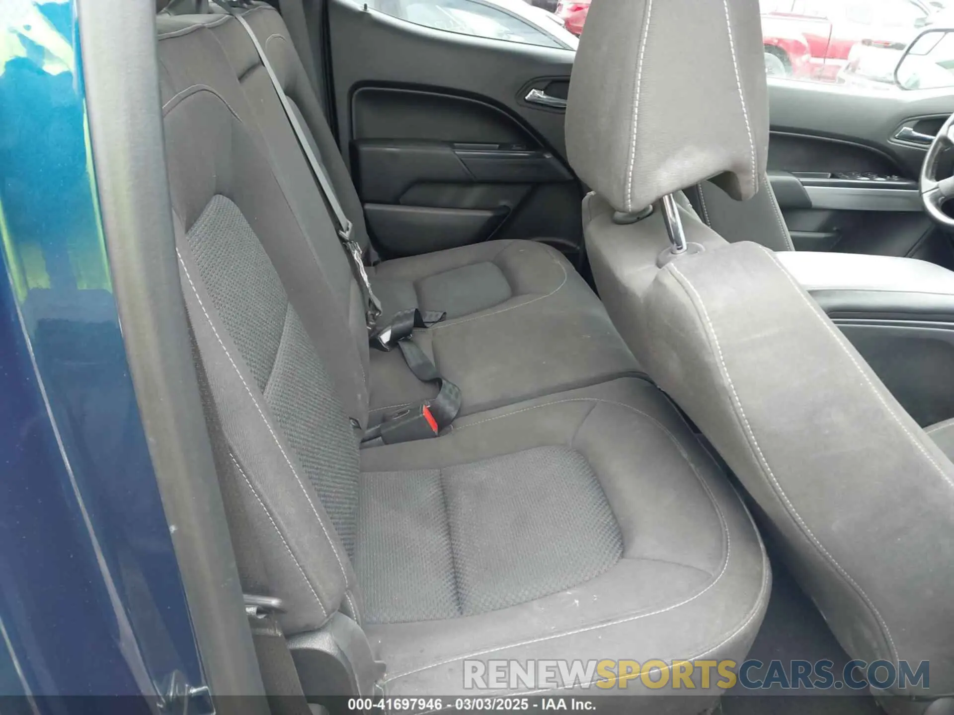 8 Photograph of a damaged car 1GCGTCEN4K1136625 CHEVROLET COLORADO 2019