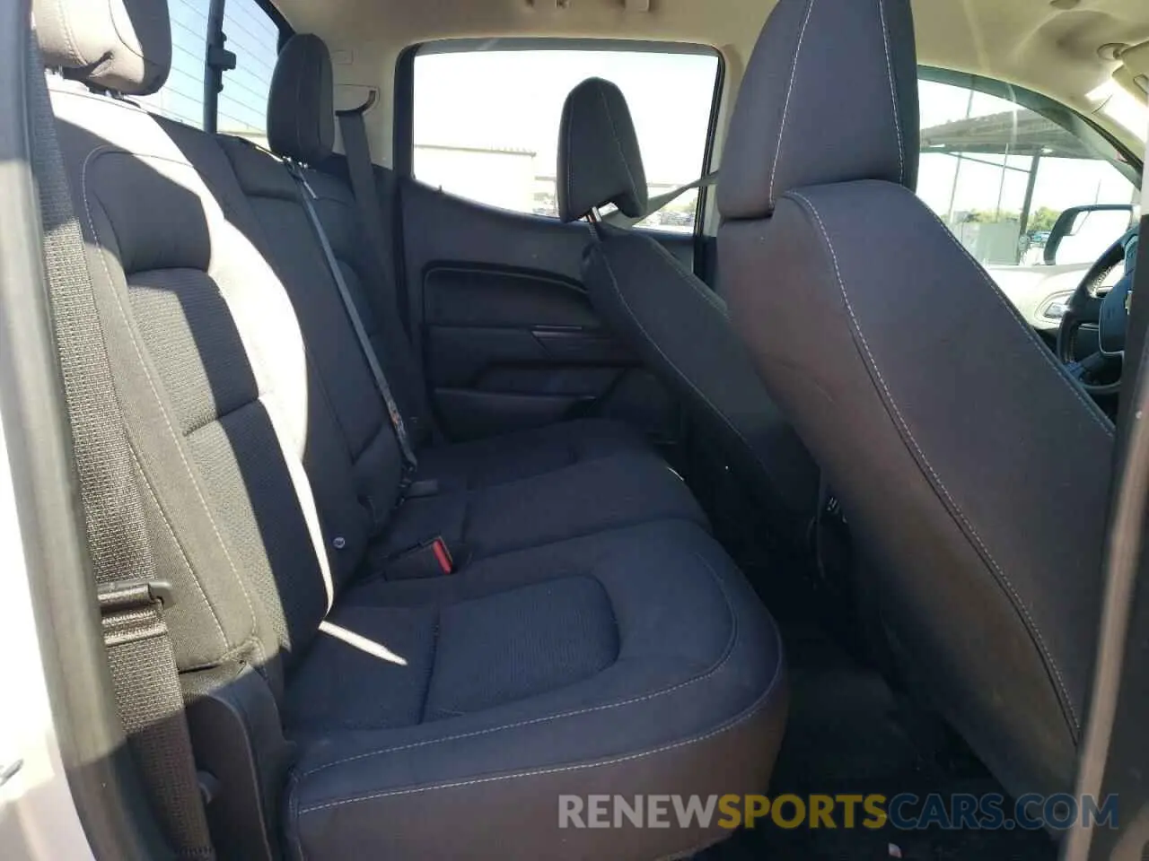 10 Photograph of a damaged car 1GCGTCEN5K1166698 CHEVROLET COLORADO 2019