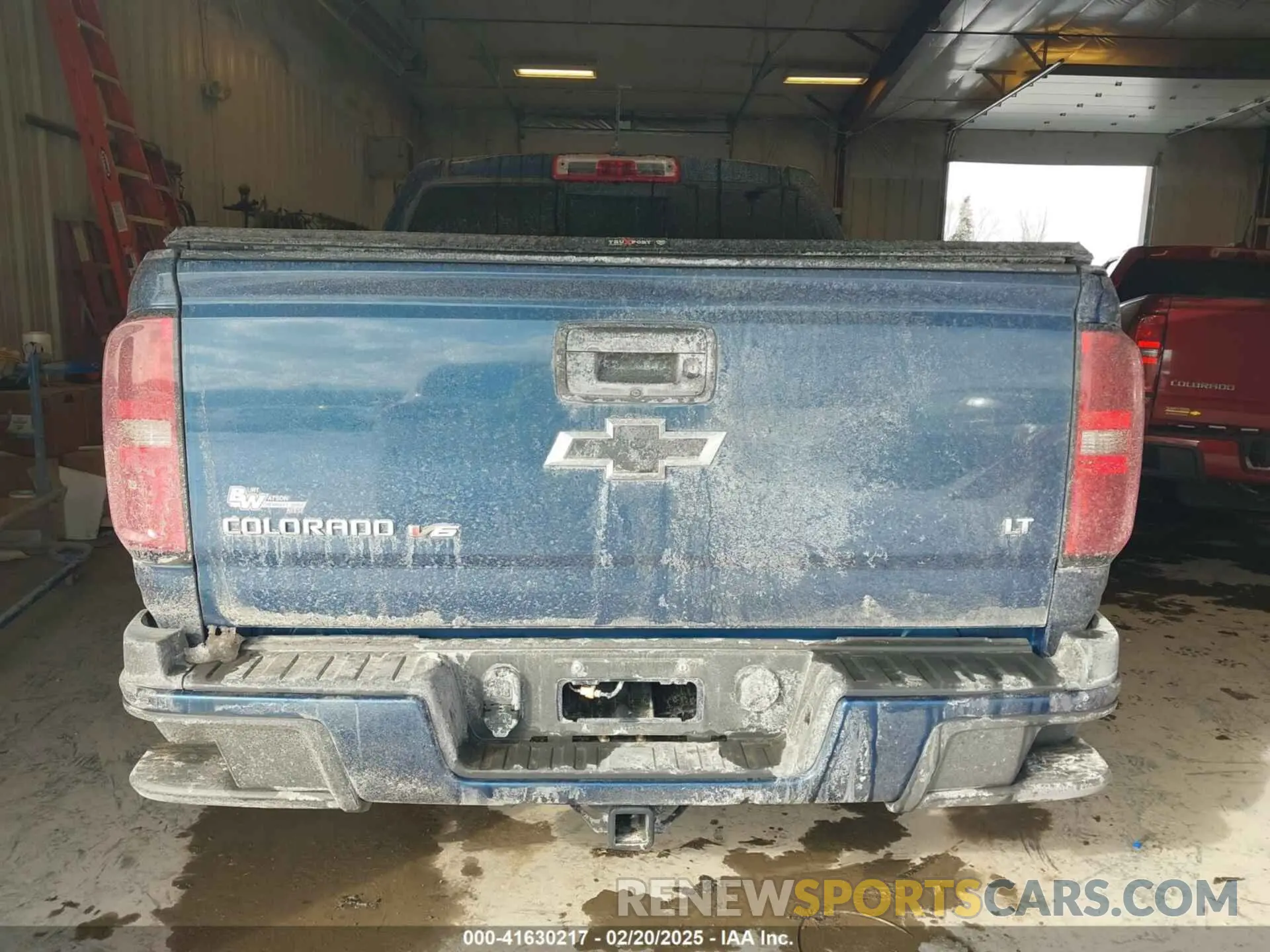 17 Photograph of a damaged car 1GCGTCEN5K1327308 CHEVROLET COLORADO 2019