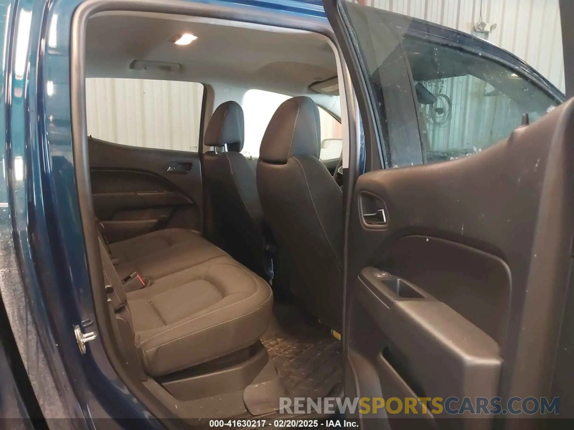 8 Photograph of a damaged car 1GCGTCEN5K1327308 CHEVROLET COLORADO 2019