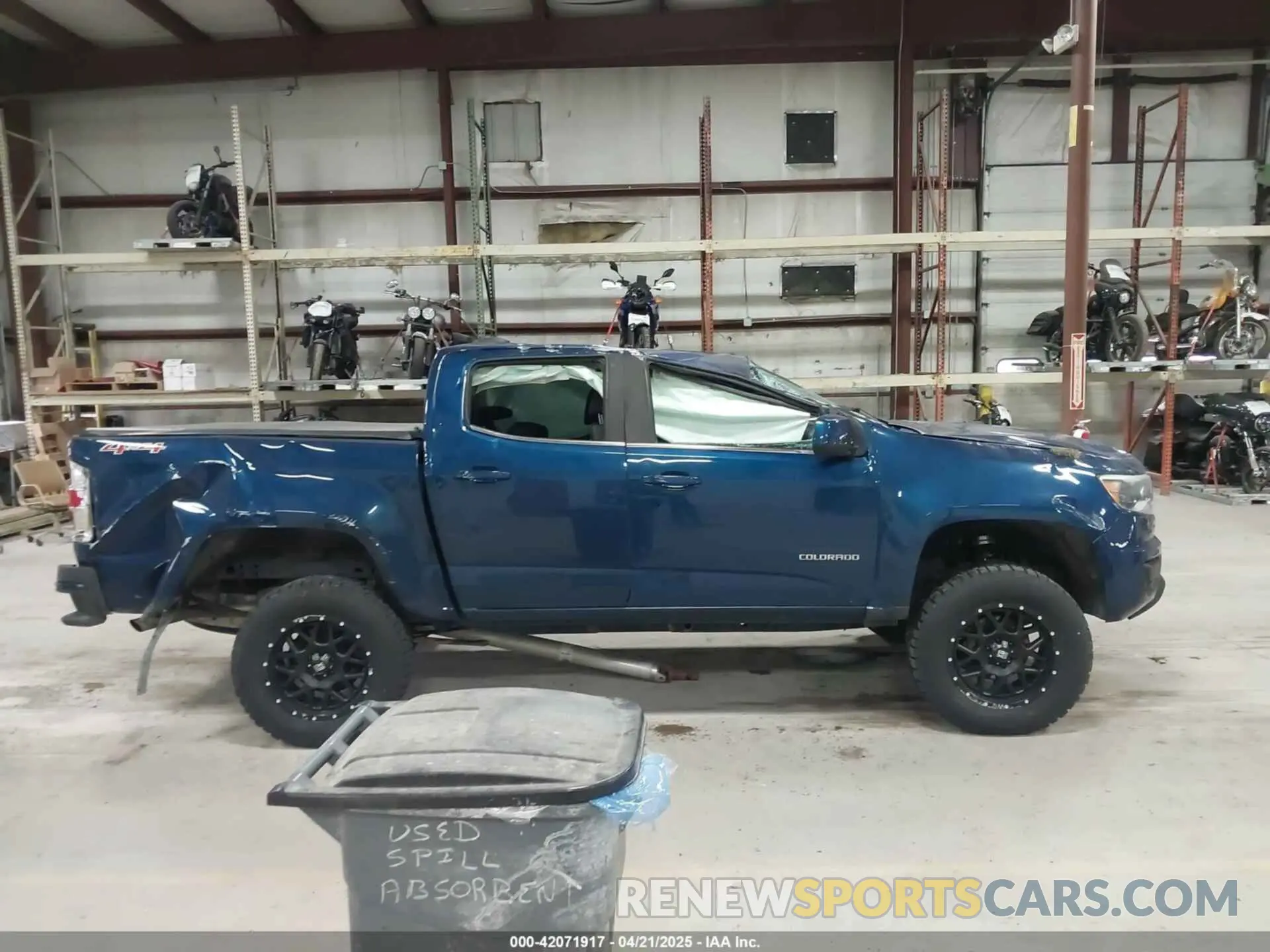 13 Photograph of a damaged car 1GCGTCEN6K1122032 CHEVROLET COLORADO 2019