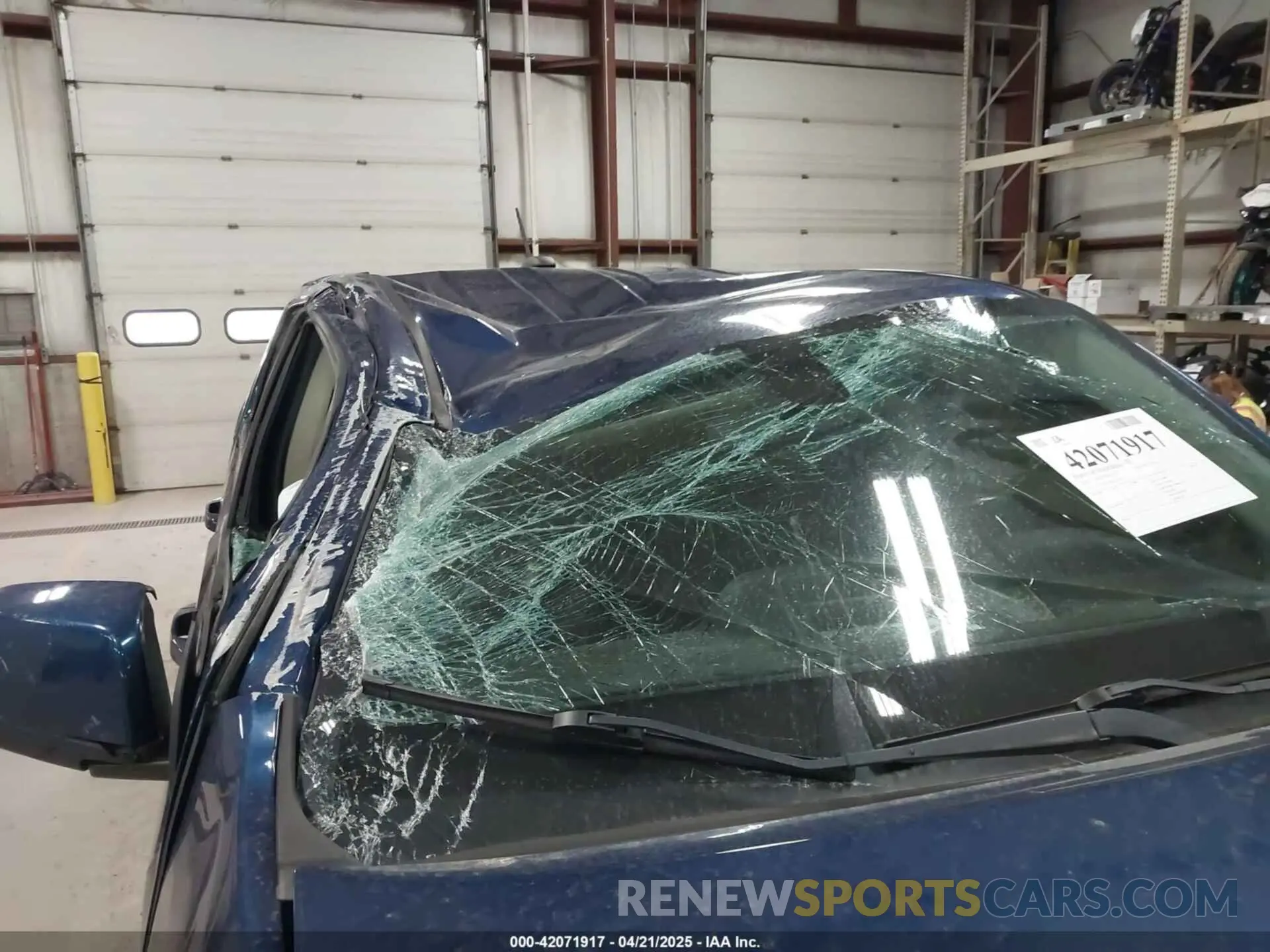 18 Photograph of a damaged car 1GCGTCEN6K1122032 CHEVROLET COLORADO 2019