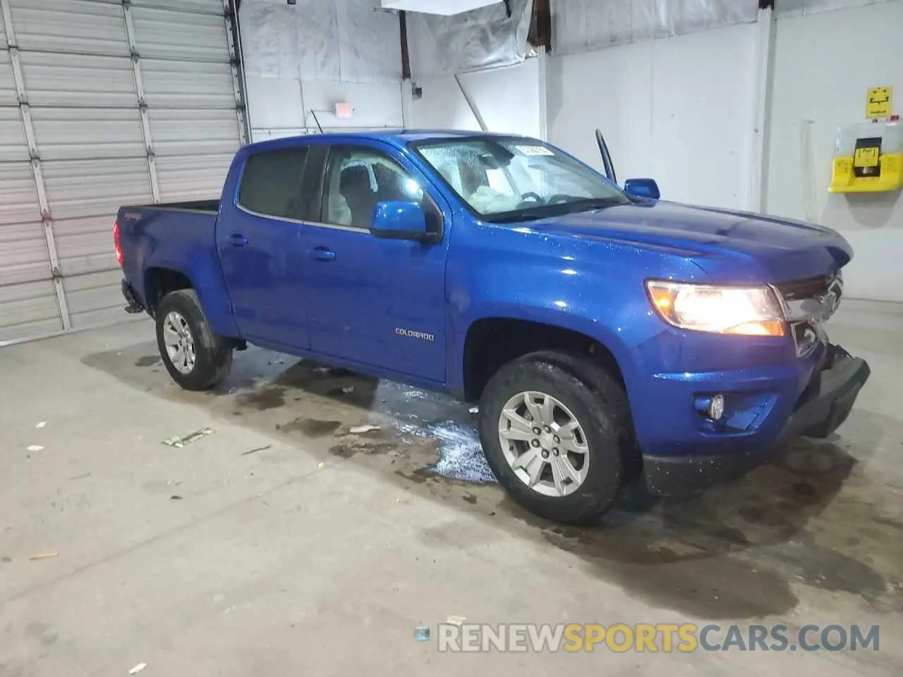 4 Photograph of a damaged car 1GCGTCEN6K1137954 CHEVROLET COLORADO 2019