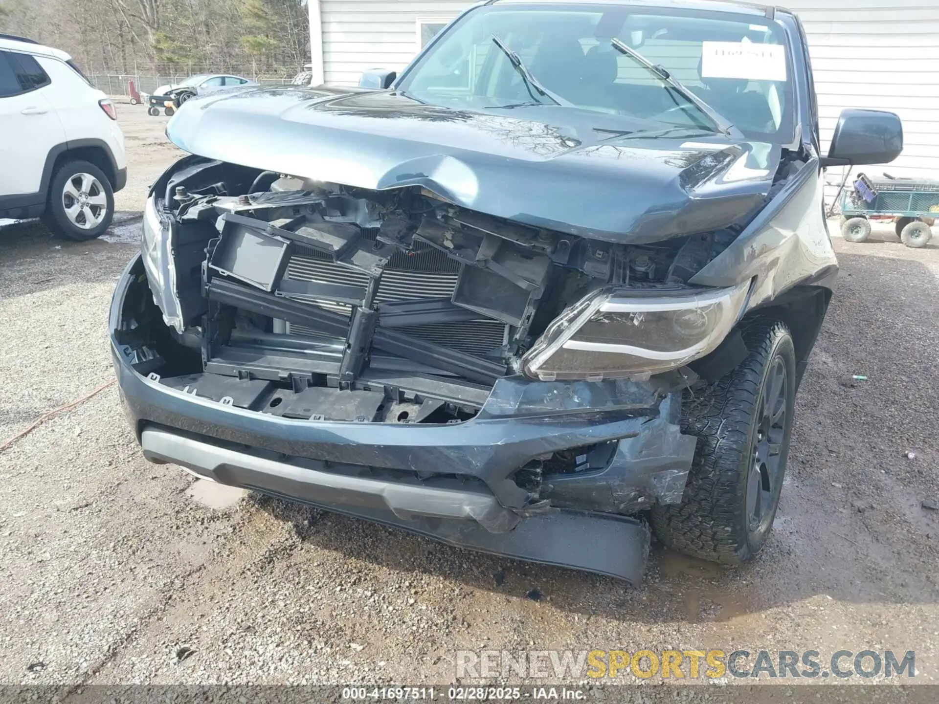 6 Photograph of a damaged car 1GCGTCEN6K1317595 CHEVROLET COLORADO 2019