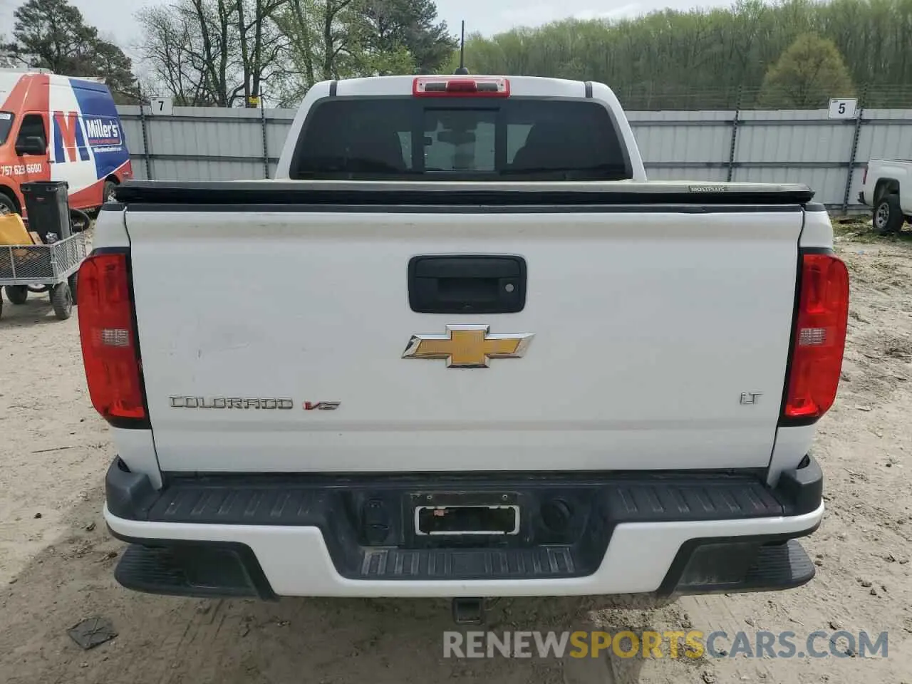 6 Photograph of a damaged car 1GCGTCEN7K1167495 CHEVROLET COLORADO 2019