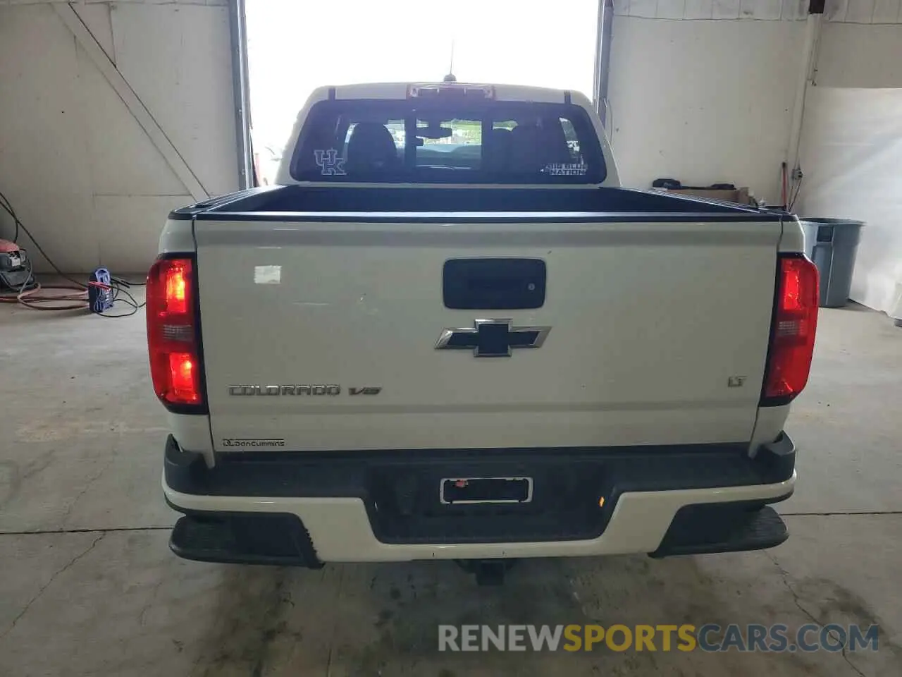 6 Photograph of a damaged car 1GCGTCEN9K1284012 CHEVROLET COLORADO 2019