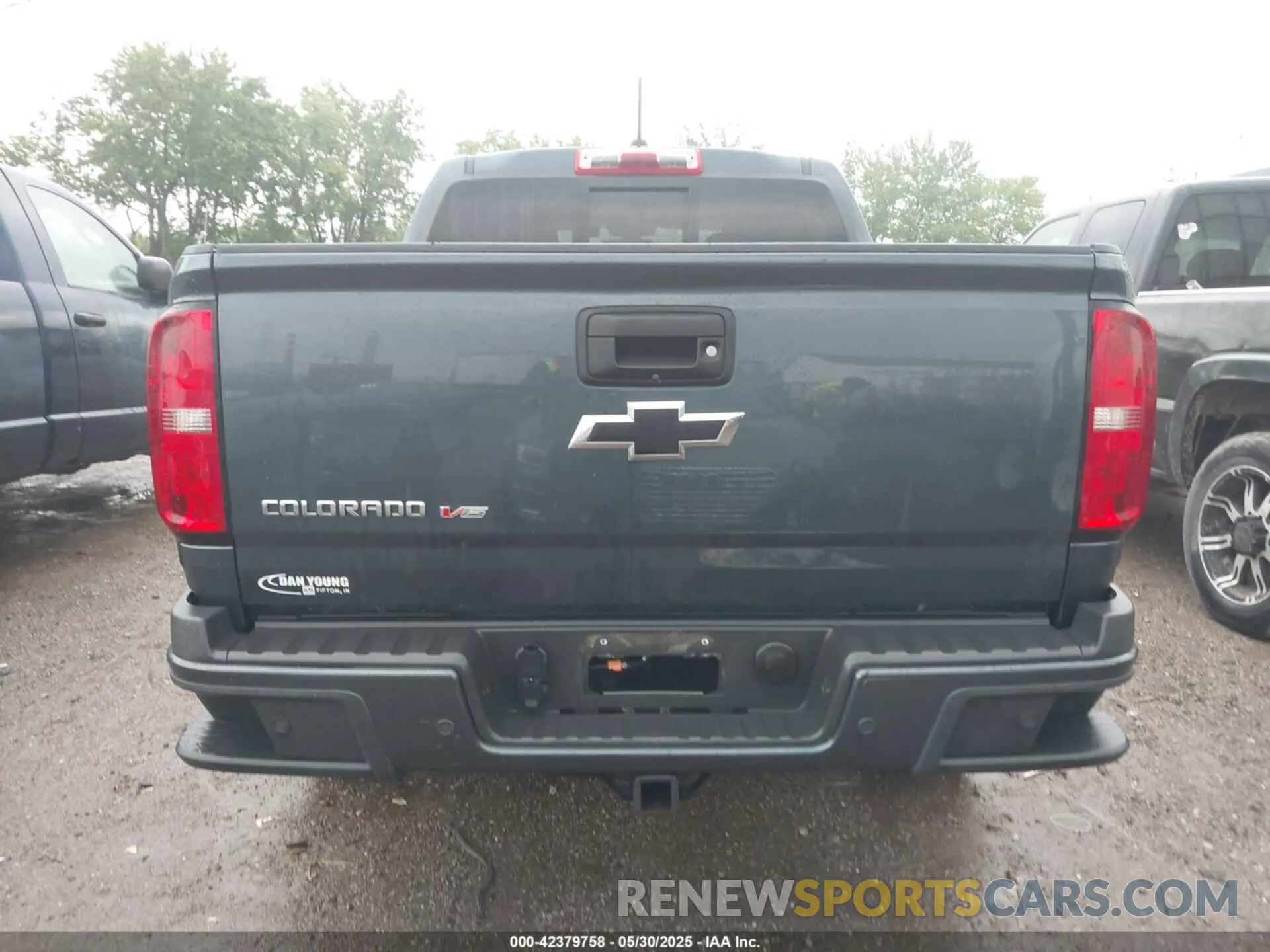 16 Photograph of a damaged car 1GCGTDEN1K1117553 CHEVROLET COLORADO 2019