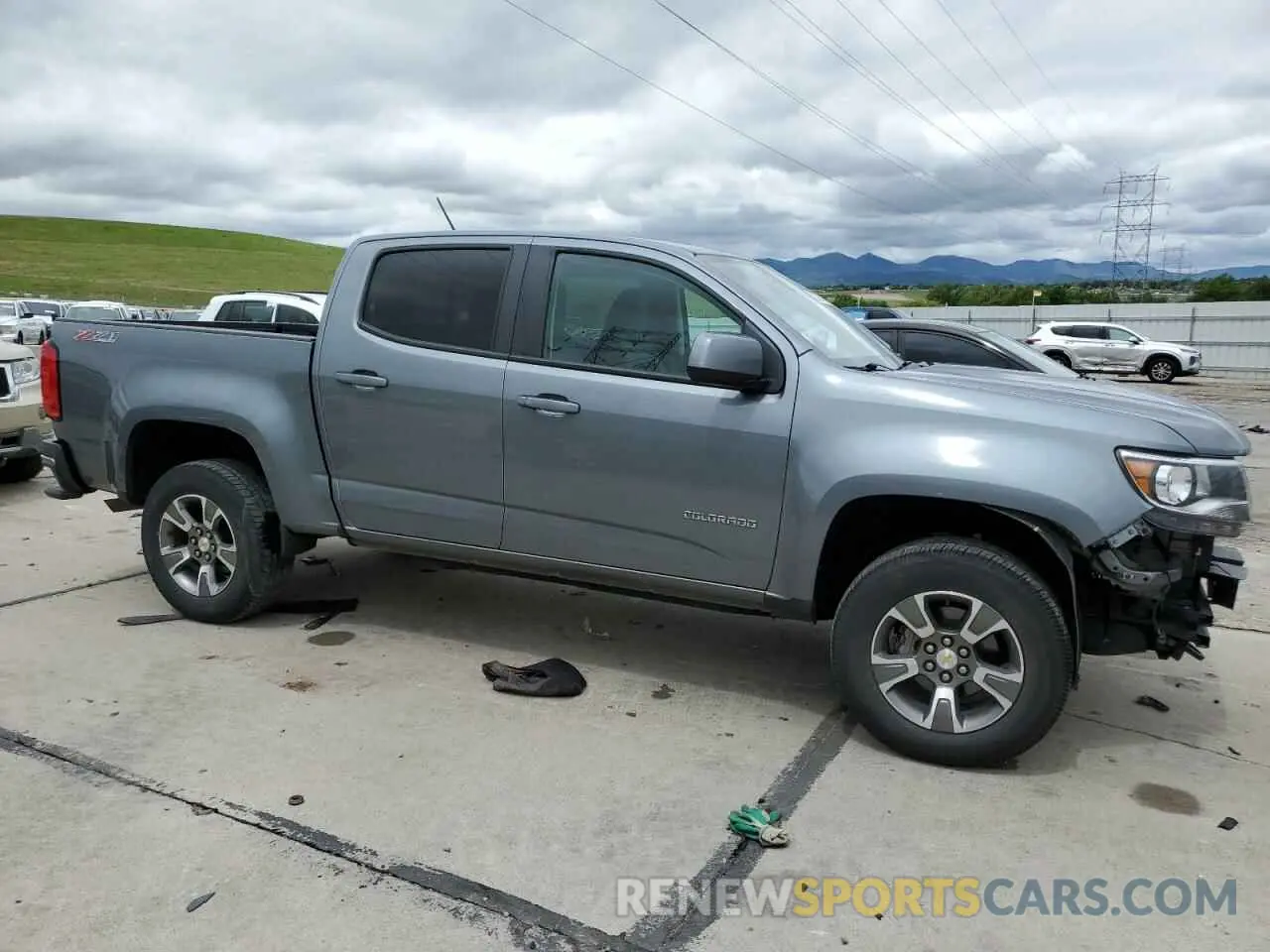 4 Photograph of a damaged car 1GCGTDEN1K1319597 CHEVROLET COLORADO 2019