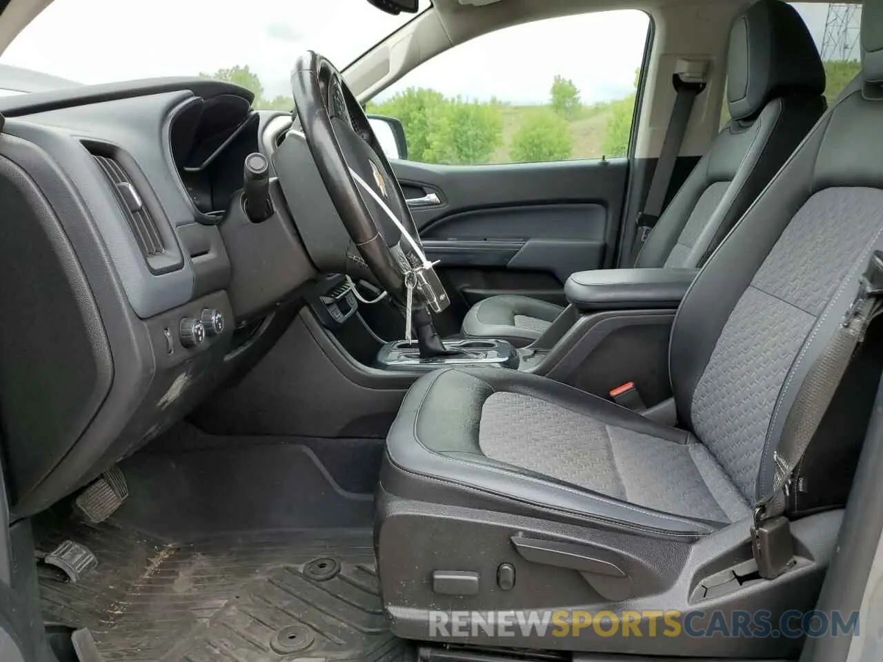 7 Photograph of a damaged car 1GCGTDEN1K1319597 CHEVROLET COLORADO 2019