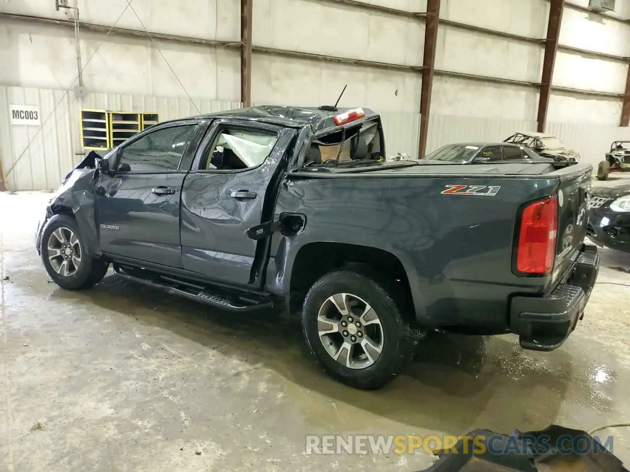 2 Photograph of a damaged car 1GCGTDEN1K1325741 CHEVROLET COLORADO 2019