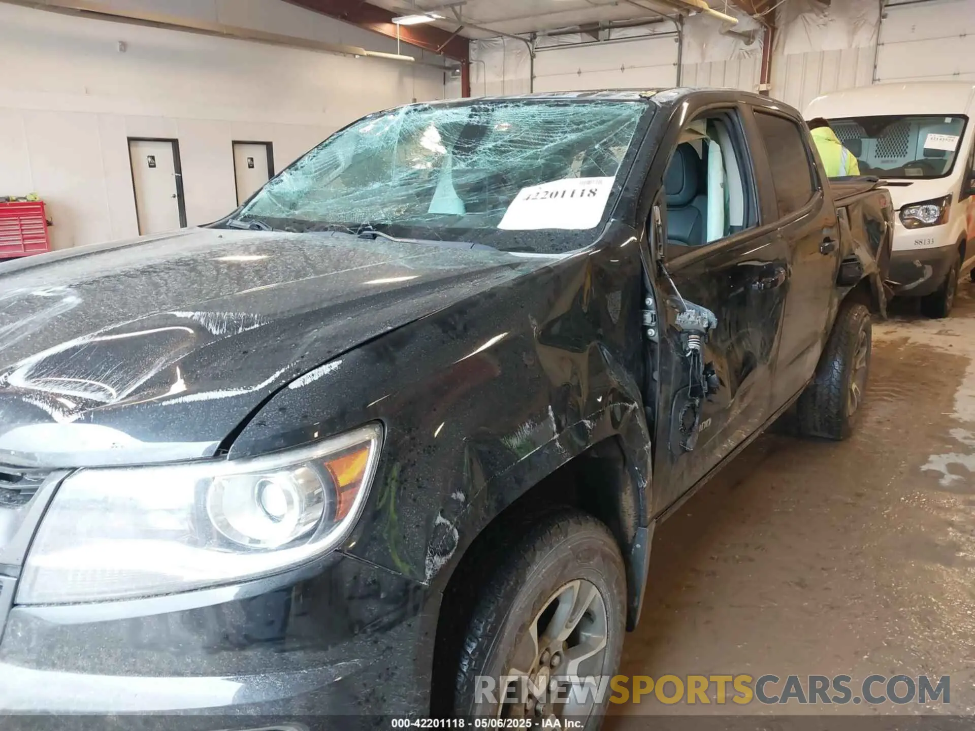 12 Photograph of a damaged car 1GCGTDEN2K1121689 CHEVROLET COLORADO 2019