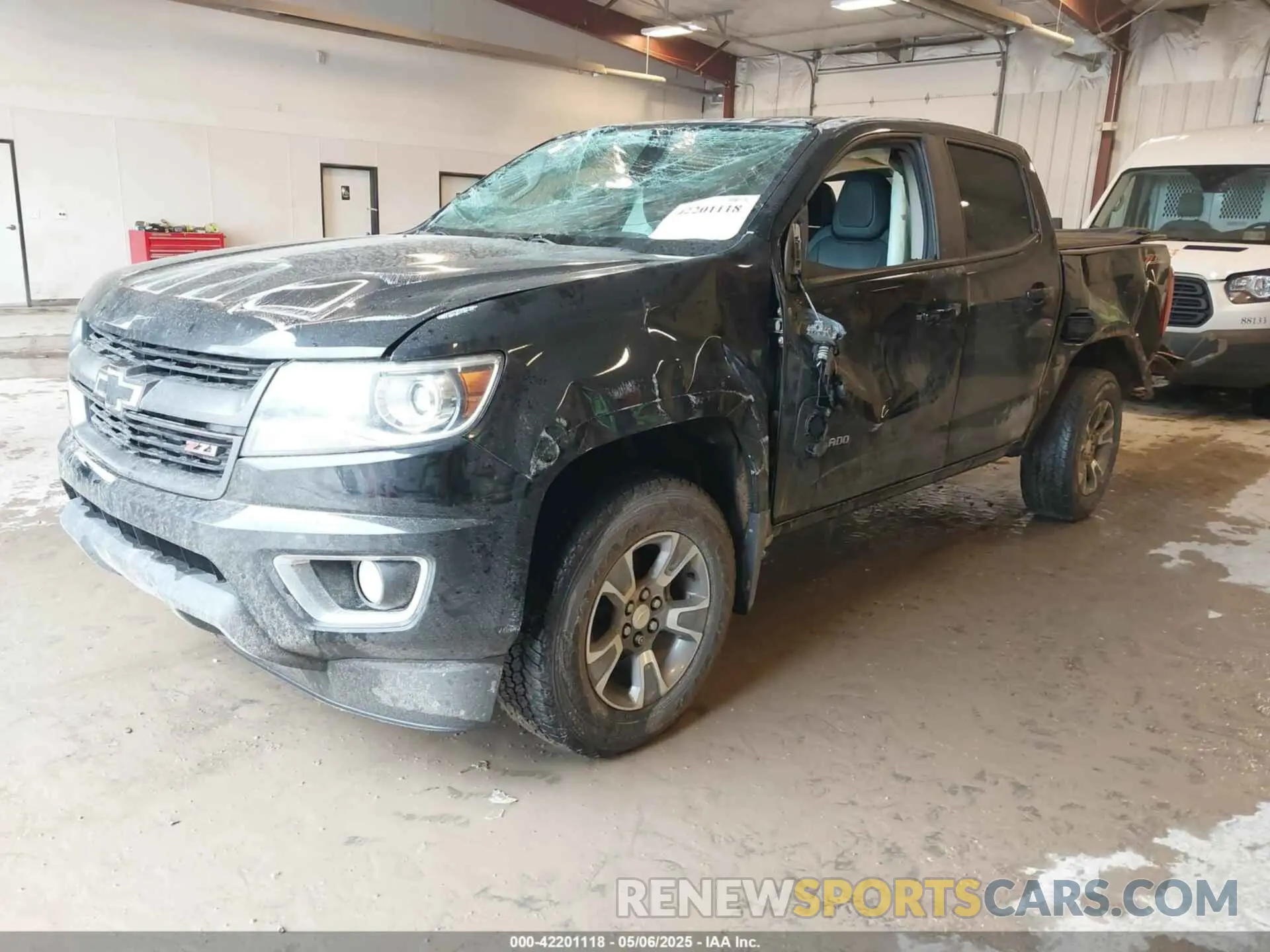 2 Photograph of a damaged car 1GCGTDEN2K1121689 CHEVROLET COLORADO 2019