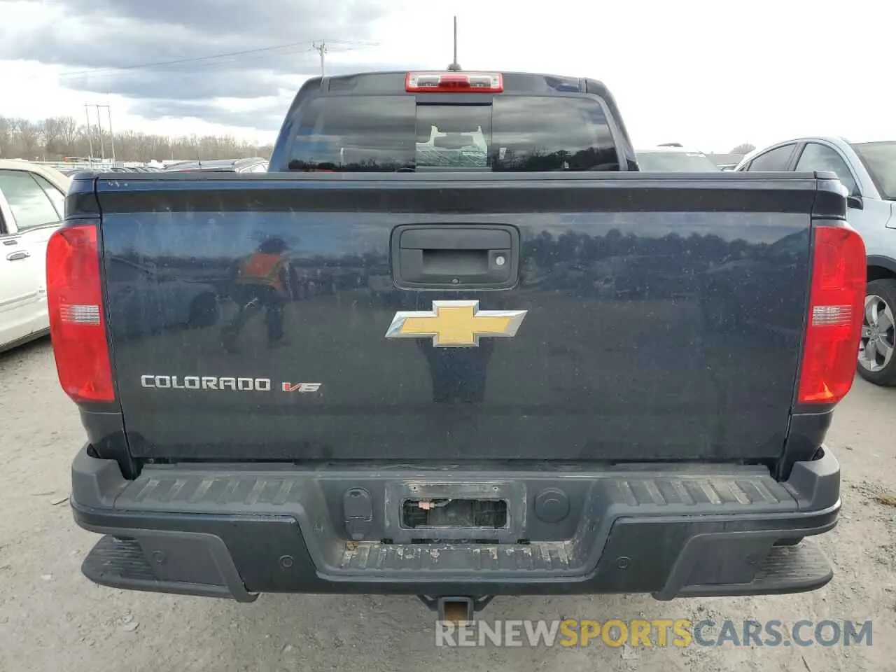 6 Photograph of a damaged car 1GCGTDEN2K1247020 CHEVROLET COLORADO 2019