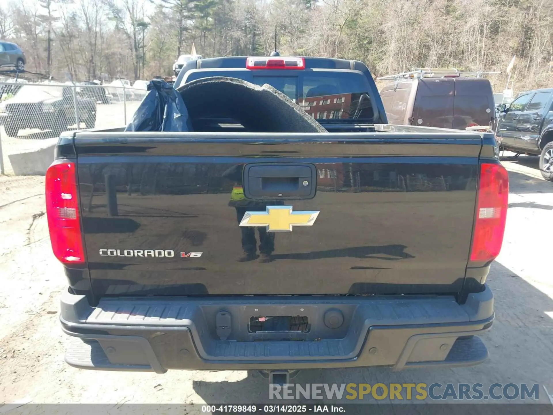 16 Photograph of a damaged car 1GCGTDEN3K1100236 CHEVROLET COLORADO 2019