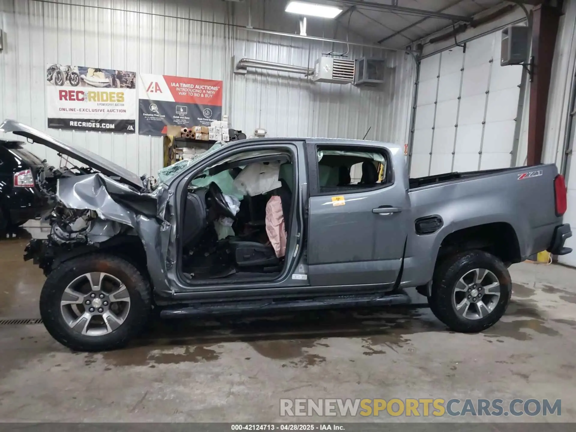 13 Photograph of a damaged car 1GCGTDEN3K1116212 CHEVROLET COLORADO 2019