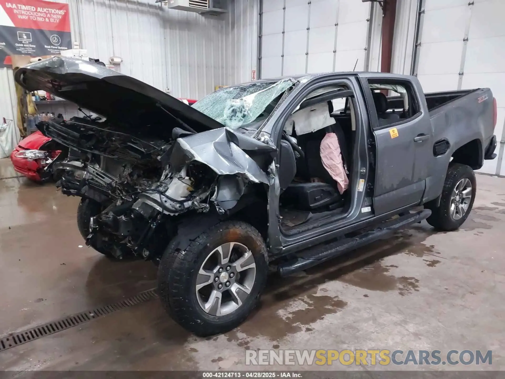 2 Photograph of a damaged car 1GCGTDEN3K1116212 CHEVROLET COLORADO 2019