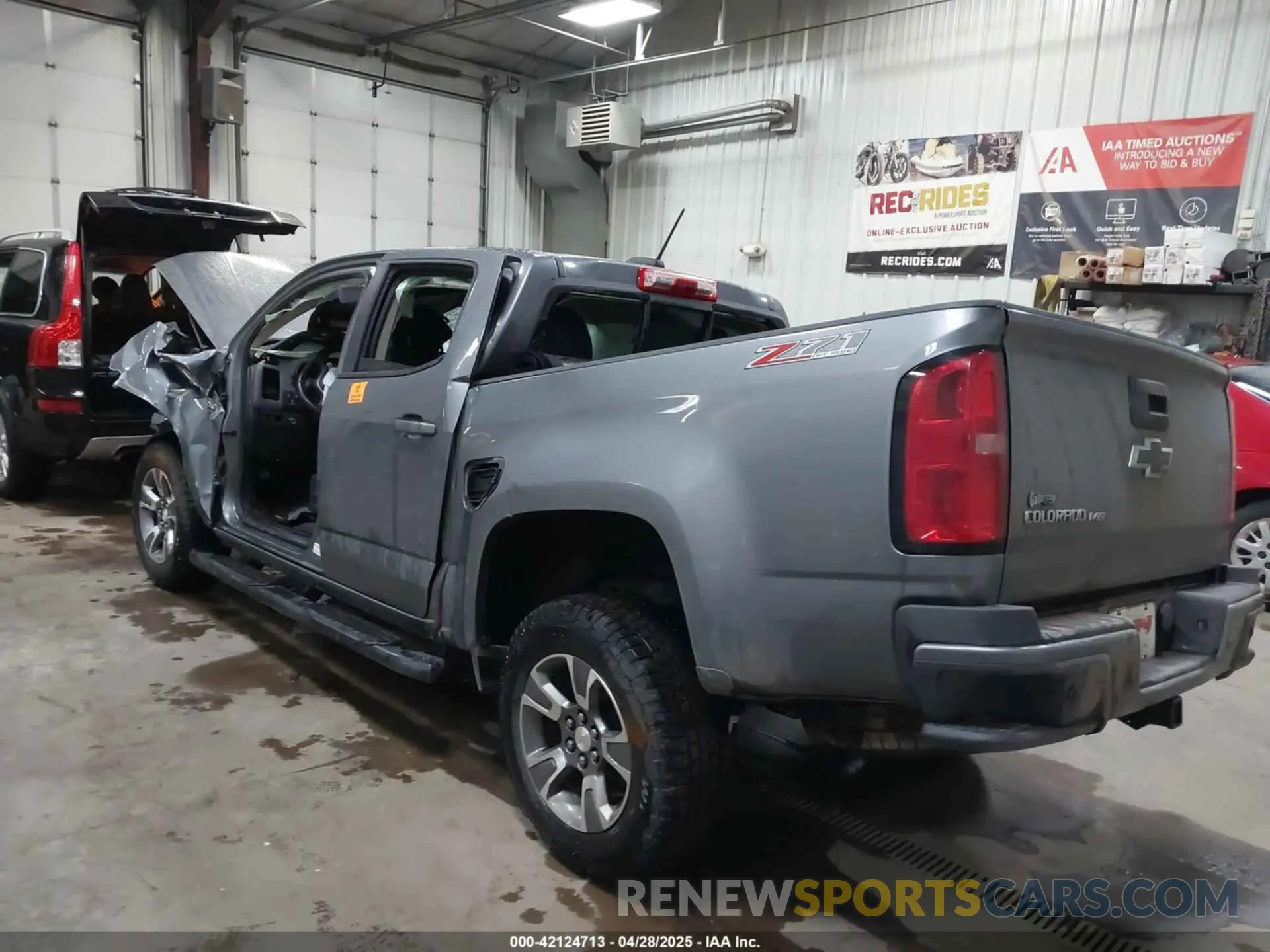 3 Photograph of a damaged car 1GCGTDEN3K1116212 CHEVROLET COLORADO 2019