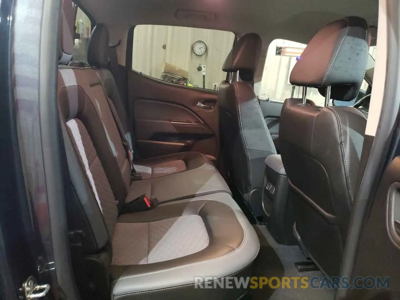 10 Photograph of a damaged car 1GCGTDEN5K1168263 CHEVROLET COLORADO 2019