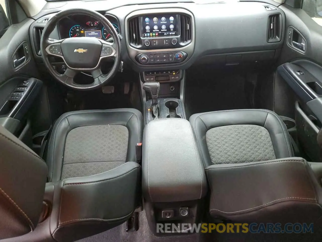 8 Photograph of a damaged car 1GCGTDEN5K1227487 CHEVROLET COLORADO 2019