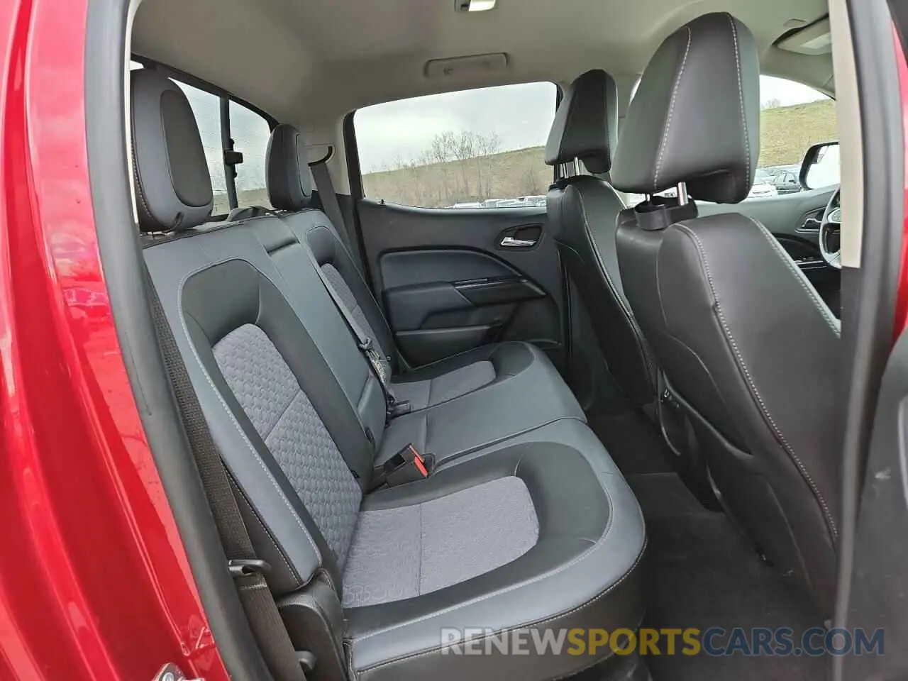 10 Photograph of a damaged car 1GCGTDEN7K1315926 CHEVROLET COLORADO 2019