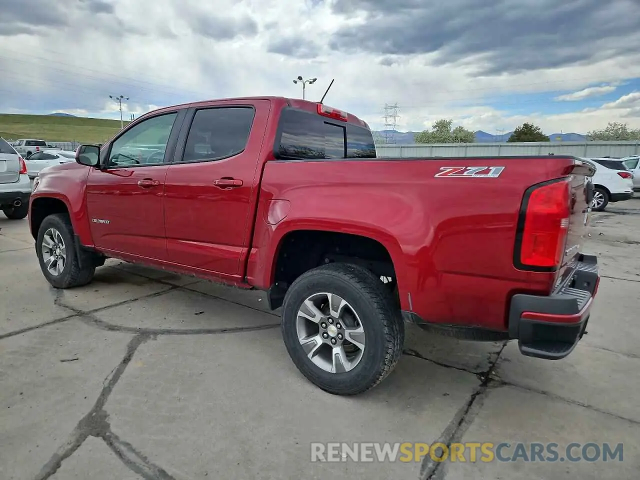 2 Photograph of a damaged car 1GCGTDEN7K1315926 CHEVROLET COLORADO 2019