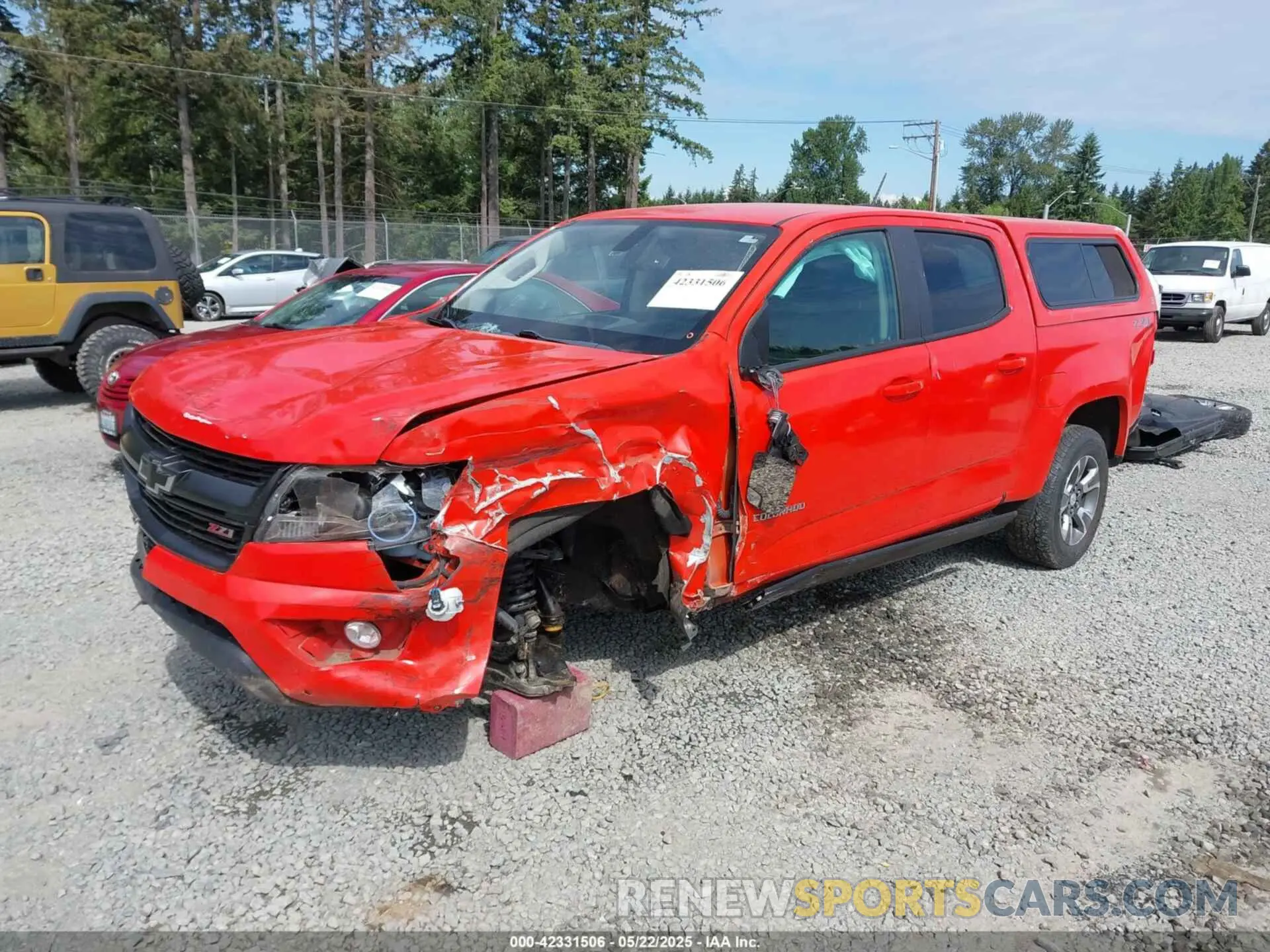 2 Photograph of a damaged car 1GCGTDEN8K1180018 CHEVROLET COLORADO 2019