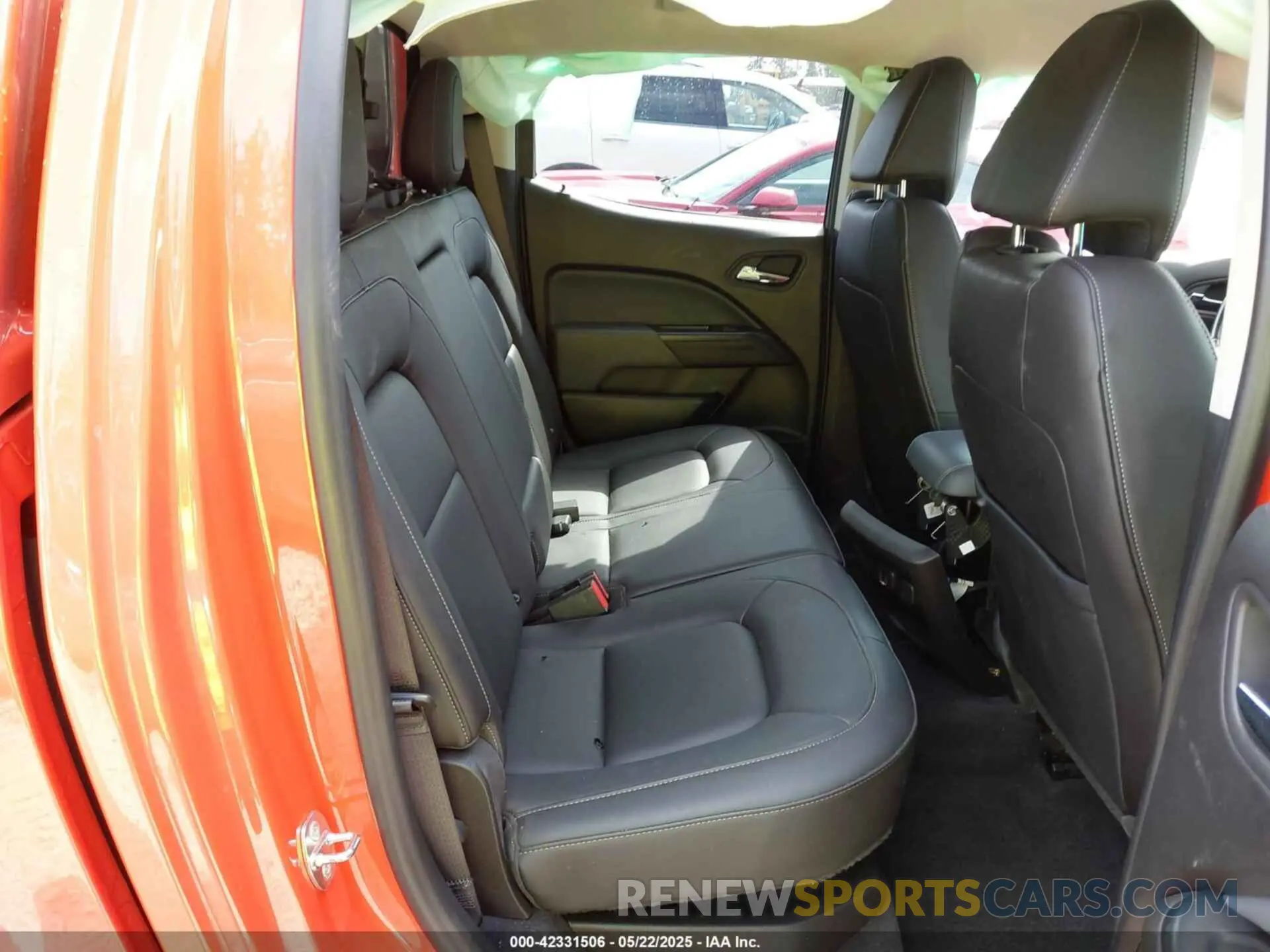 8 Photograph of a damaged car 1GCGTDEN8K1180018 CHEVROLET COLORADO 2019