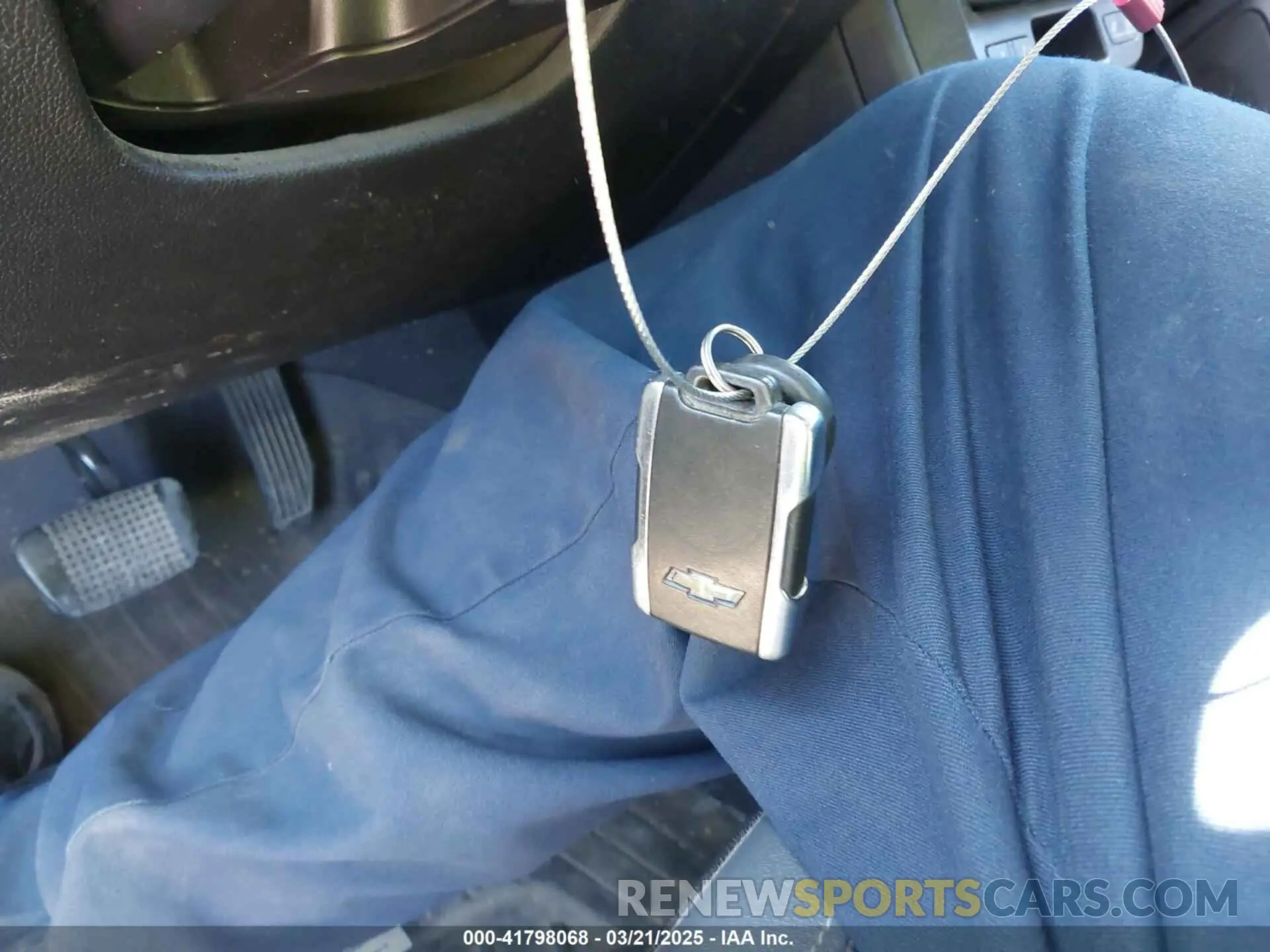 11 Photograph of a damaged car 1GCGTDEN8K1237155 CHEVROLET COLORADO 2019
