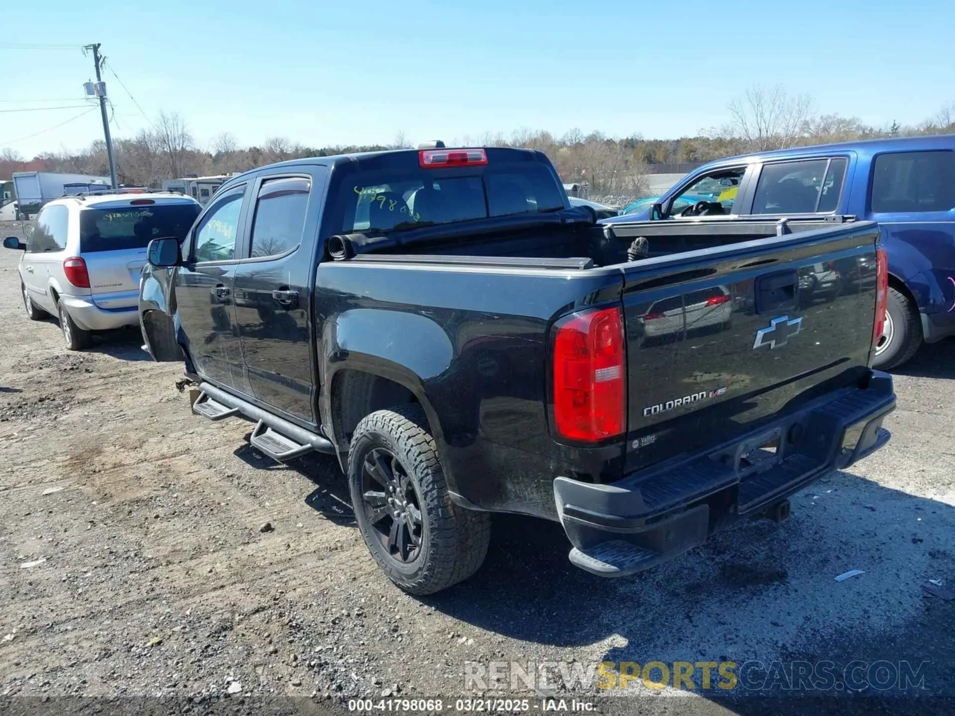 3 Photograph of a damaged car 1GCGTDEN8K1237155 CHEVROLET COLORADO 2019