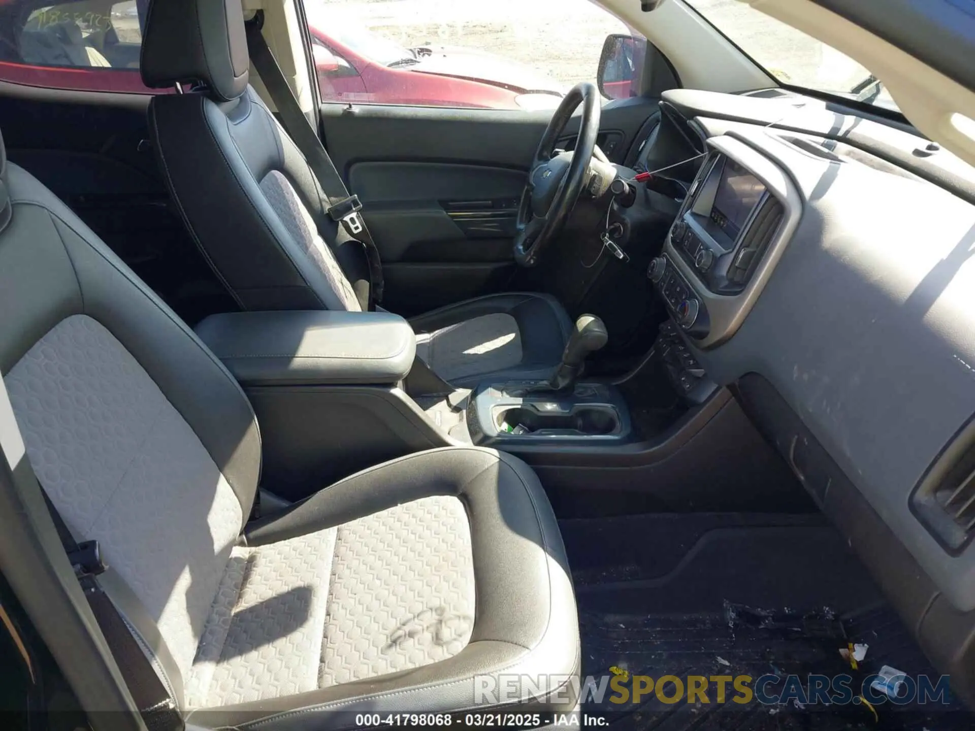 5 Photograph of a damaged car 1GCGTDEN8K1237155 CHEVROLET COLORADO 2019