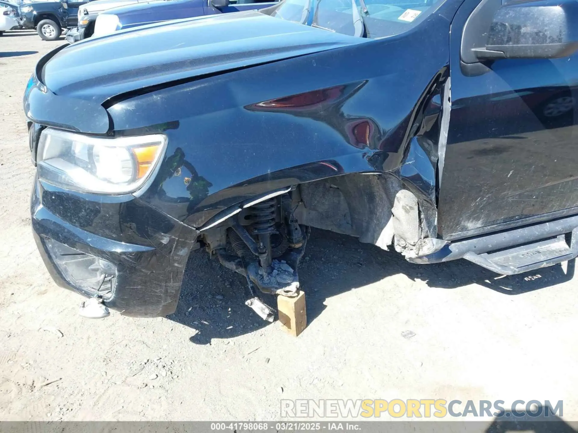 6 Photograph of a damaged car 1GCGTDEN8K1237155 CHEVROLET COLORADO 2019