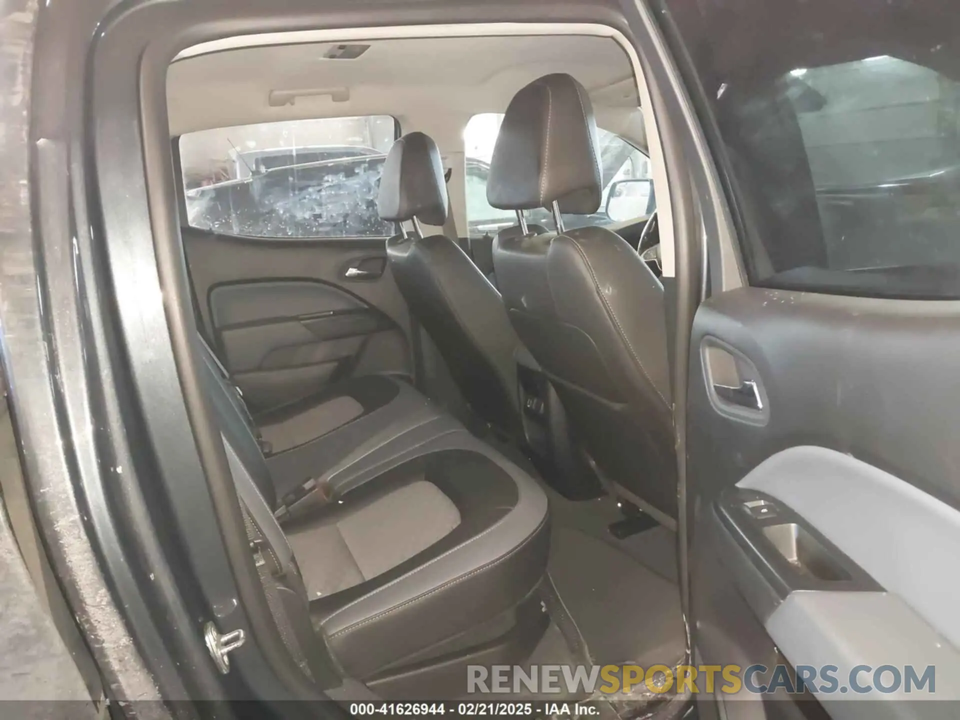 8 Photograph of a damaged car 1GCGTDEN9K1299292 CHEVROLET COLORADO 2019