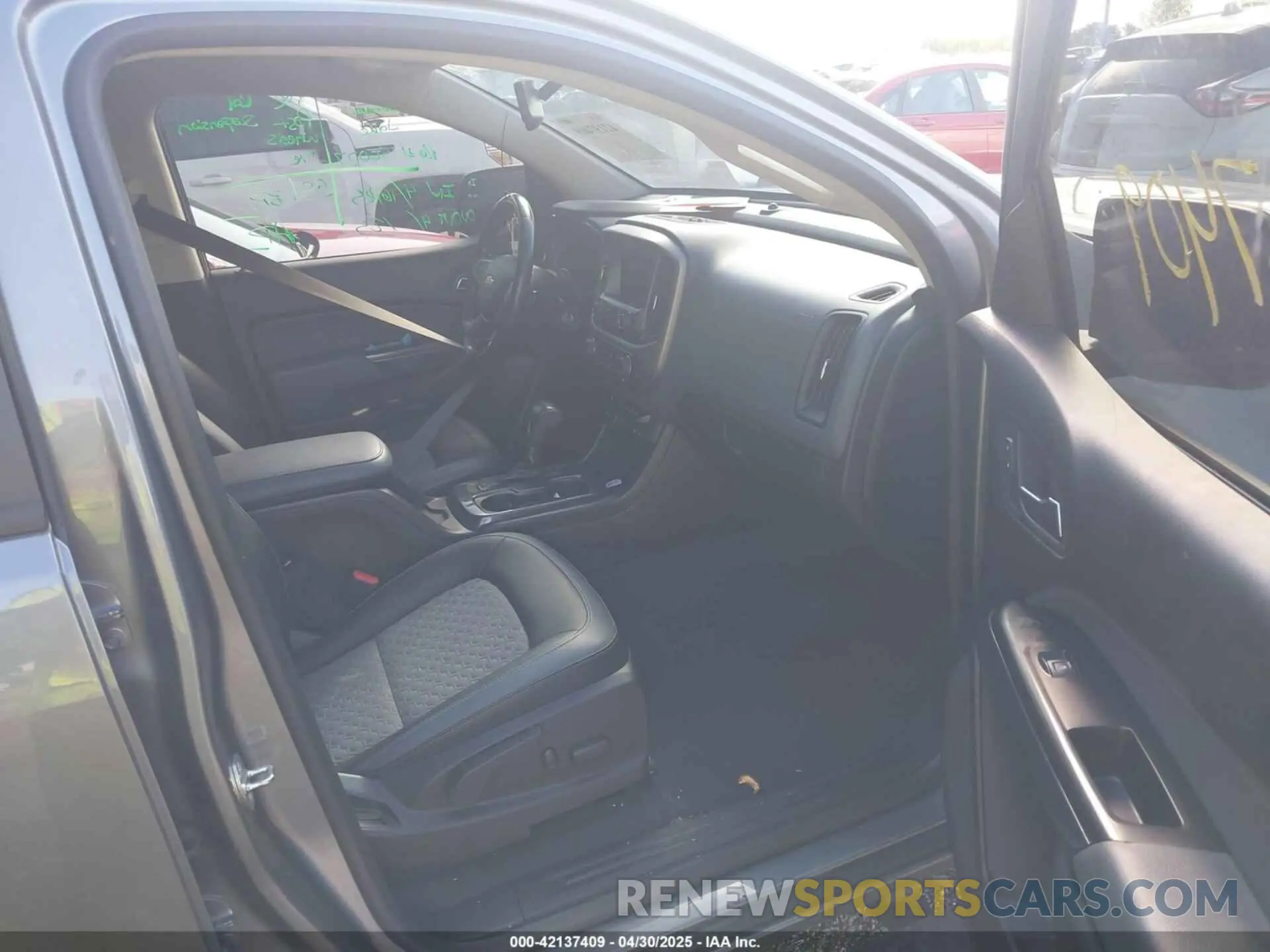 5 Photograph of a damaged car 1GCGTDENXK1292612 CHEVROLET COLORADO 2019