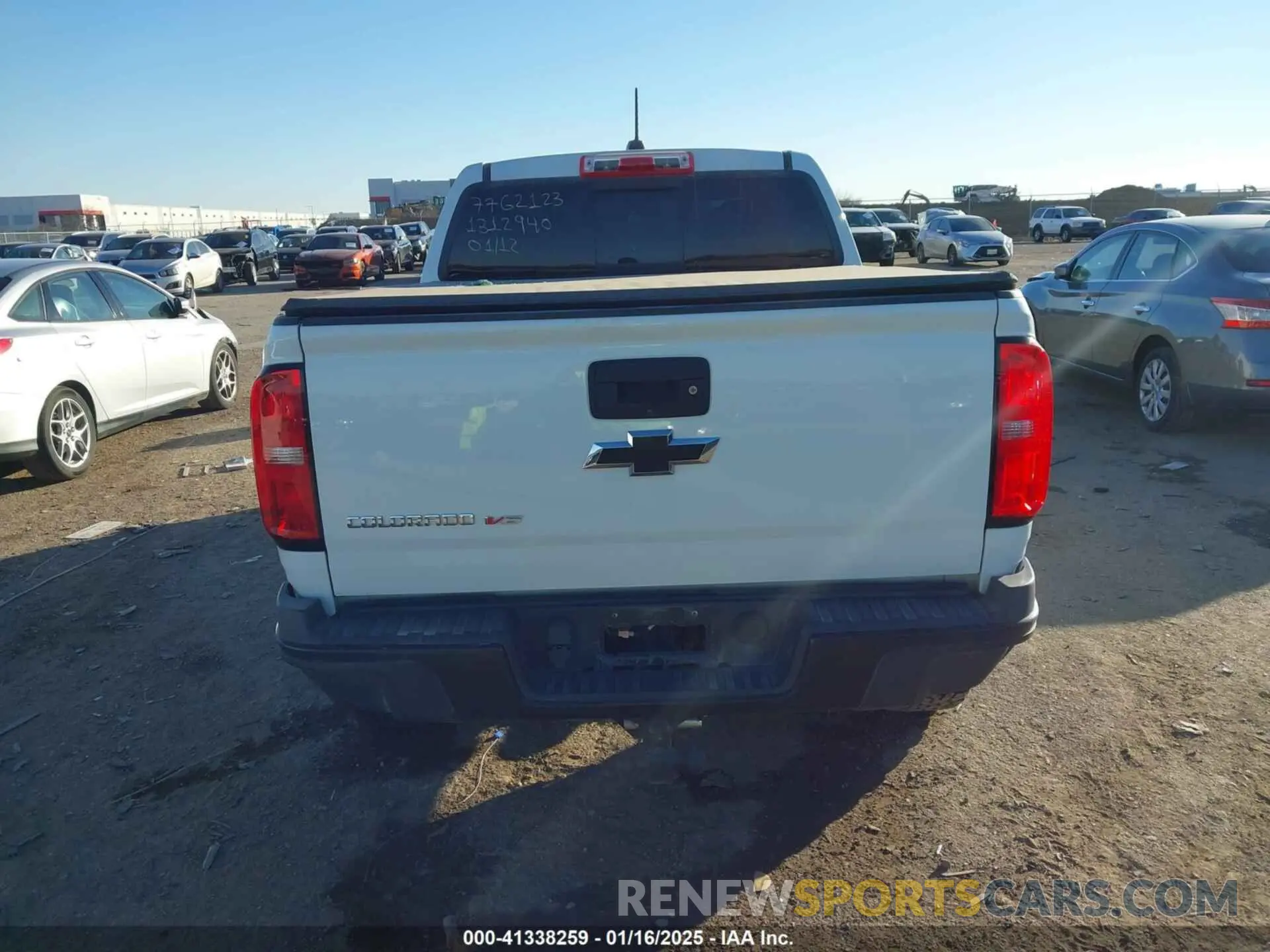 15 Photograph of a damaged car 1GCGTEEN0K1312940 CHEVROLET COLORADO 2019