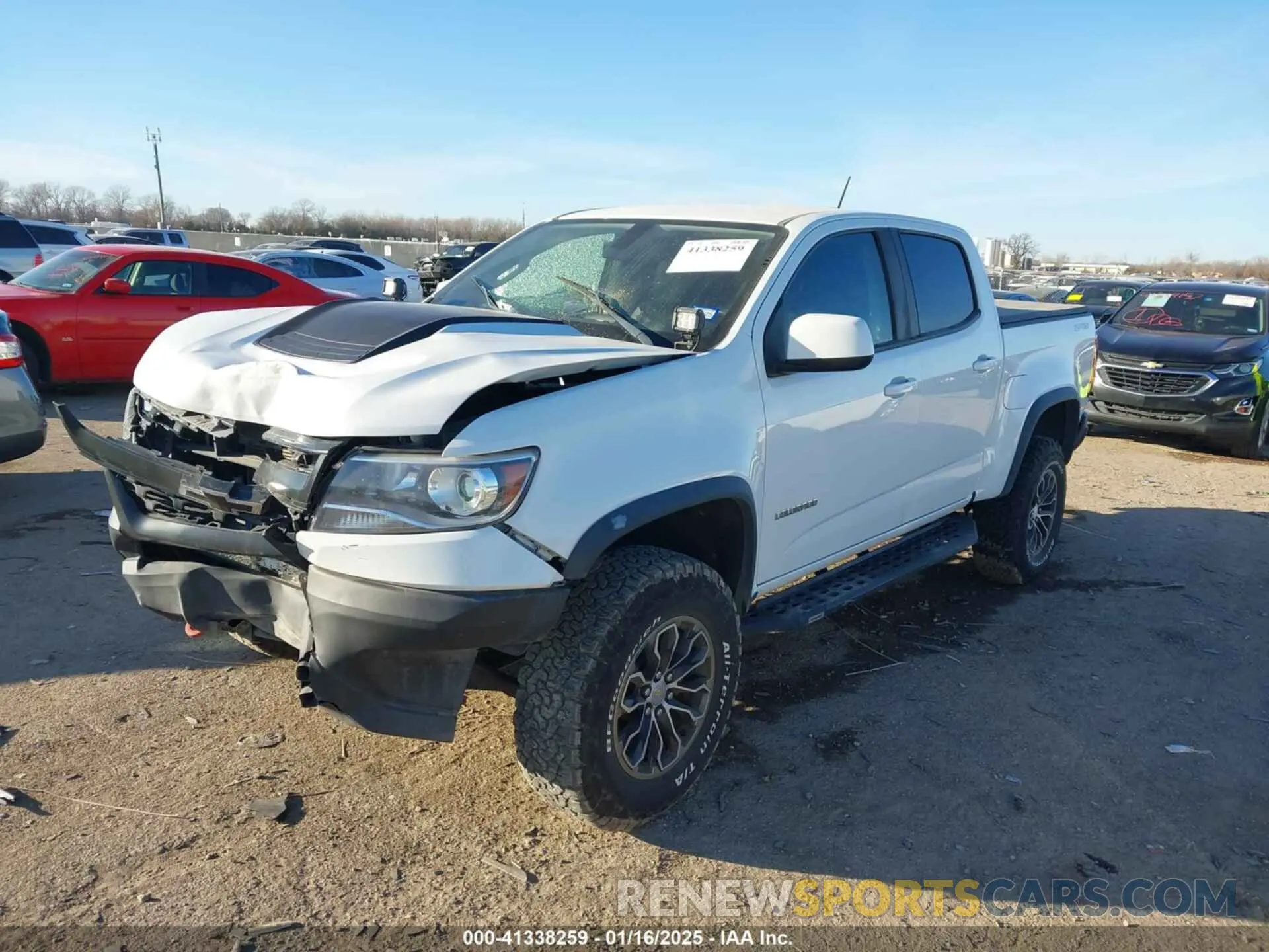 2 Photograph of a damaged car 1GCGTEEN0K1312940 CHEVROLET COLORADO 2019