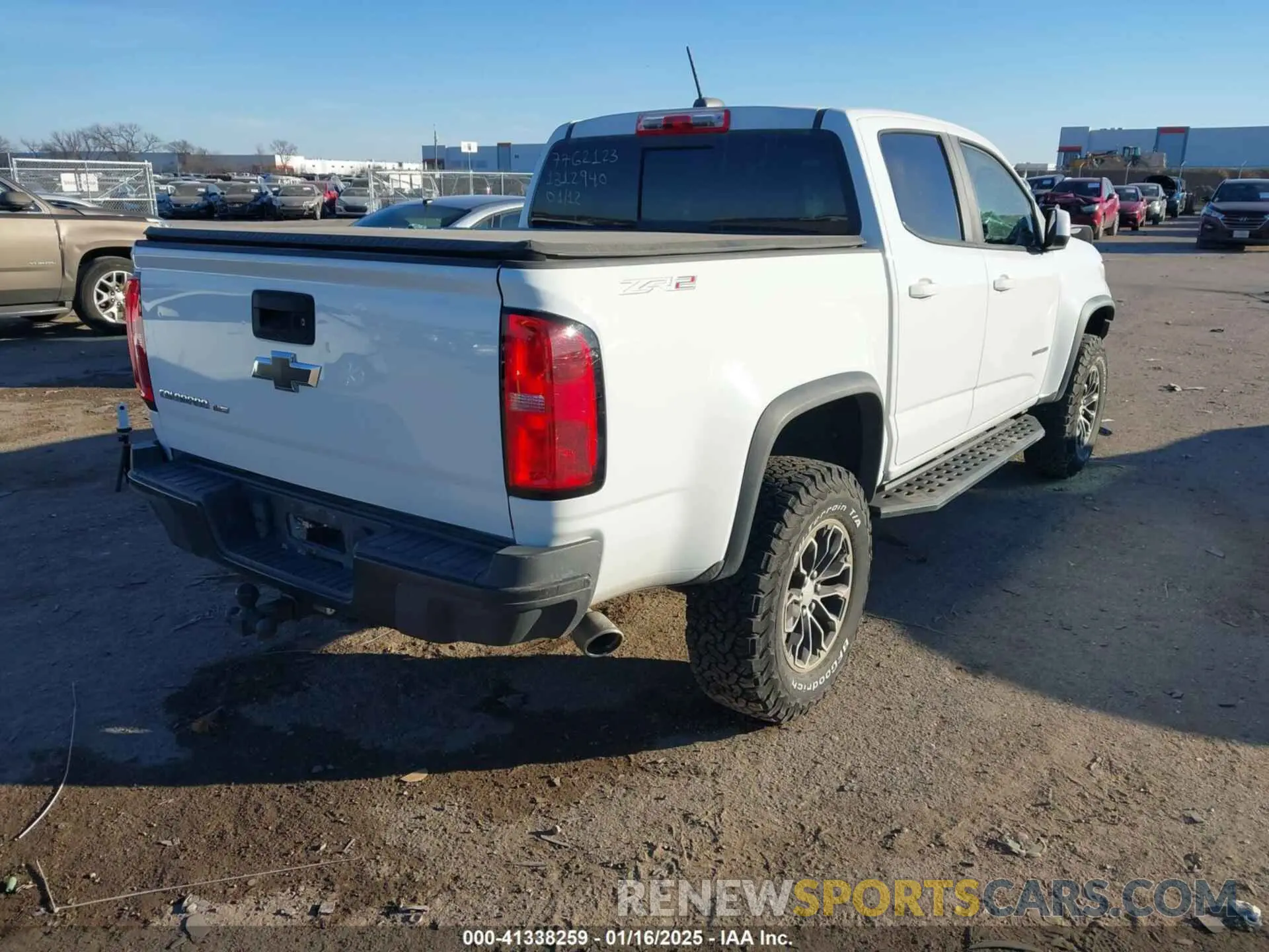 4 Photograph of a damaged car 1GCGTEEN0K1312940 CHEVROLET COLORADO 2019
