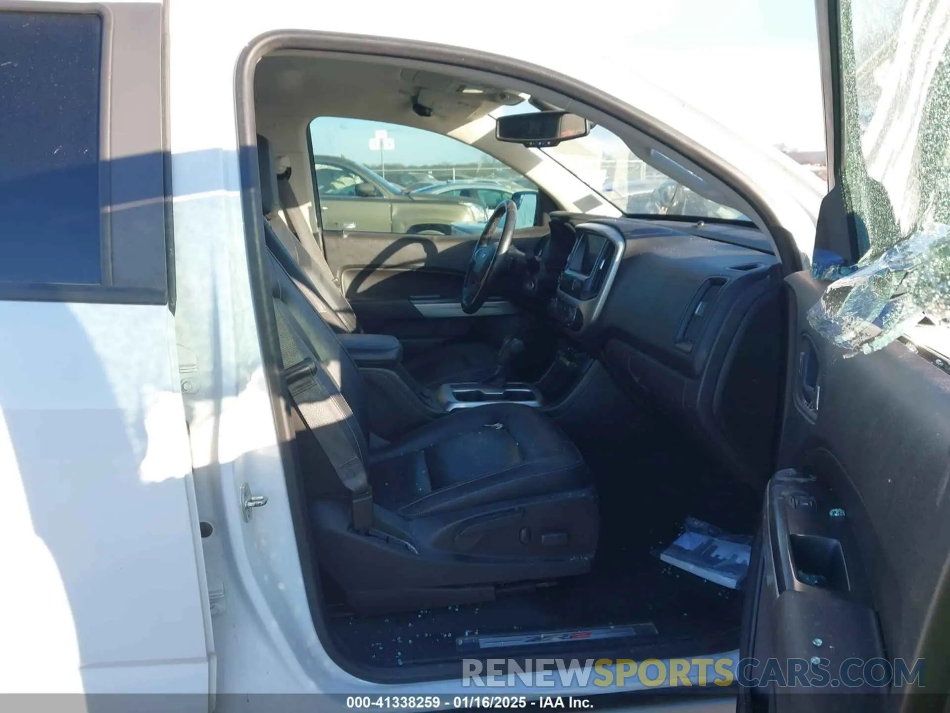 5 Photograph of a damaged car 1GCGTEEN0K1312940 CHEVROLET COLORADO 2019