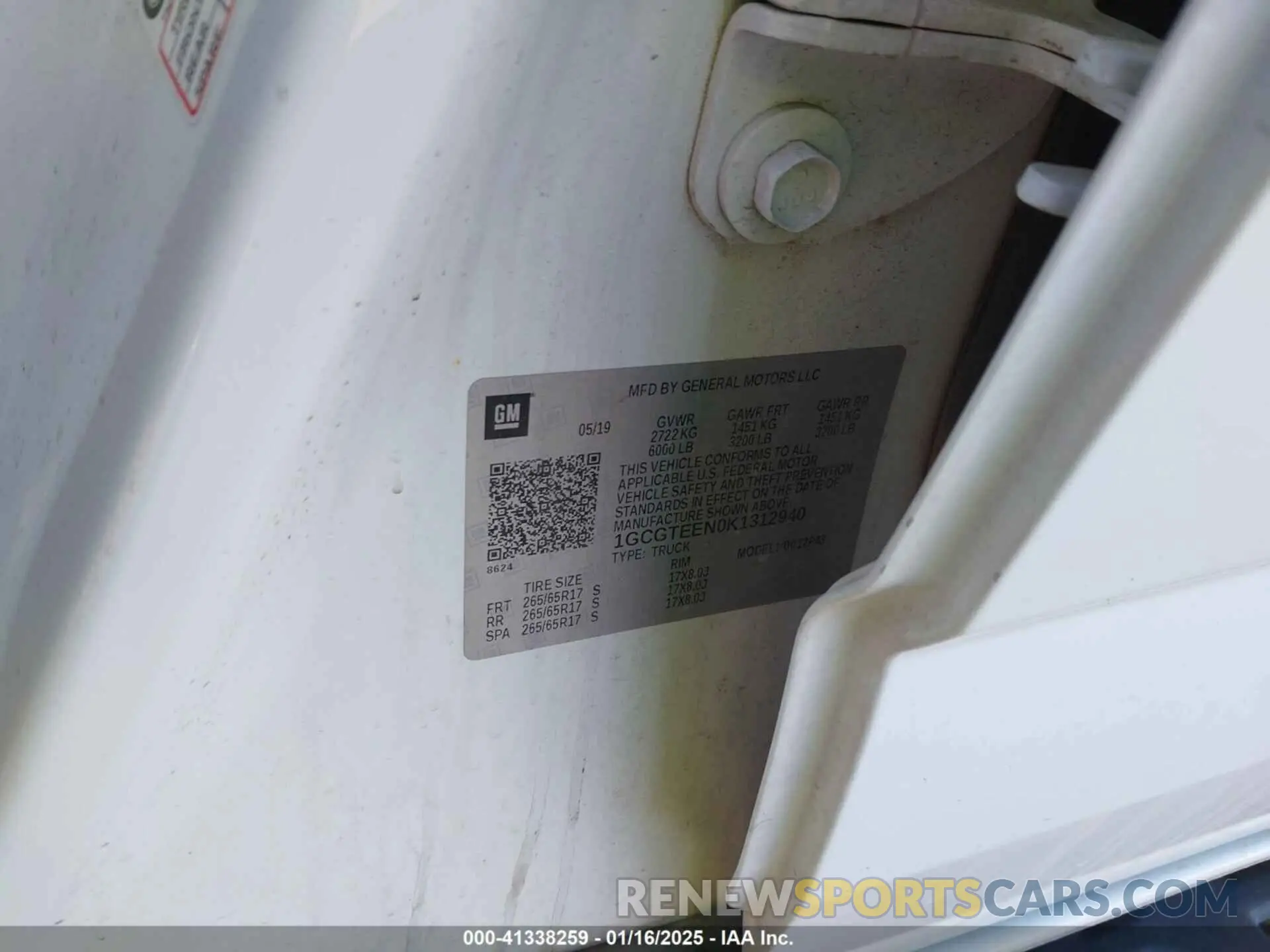9 Photograph of a damaged car 1GCGTEEN0K1312940 CHEVROLET COLORADO 2019