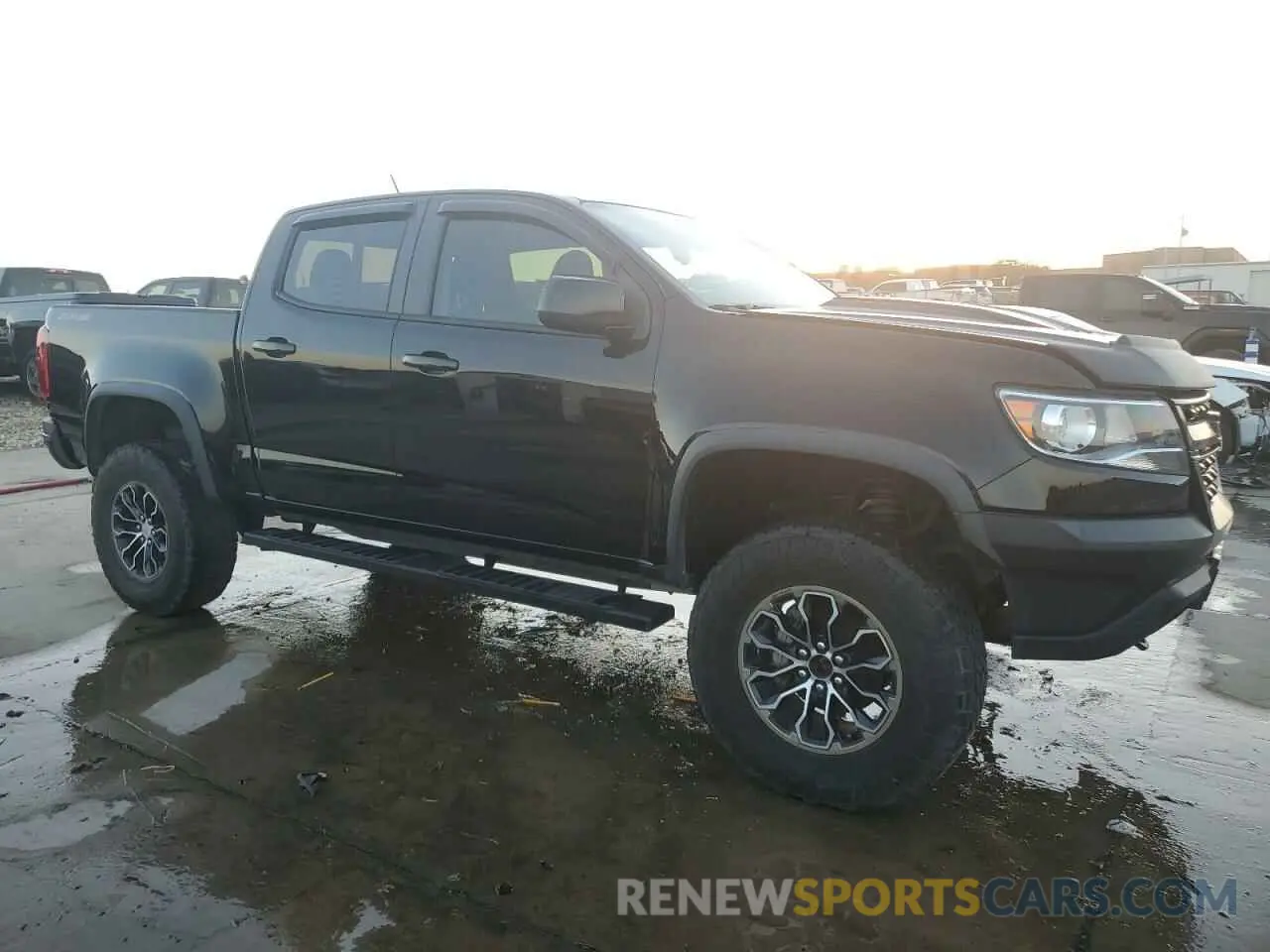 4 Photograph of a damaged car 1GCGTEEN6K1131521 CHEVROLET COLORADO 2019