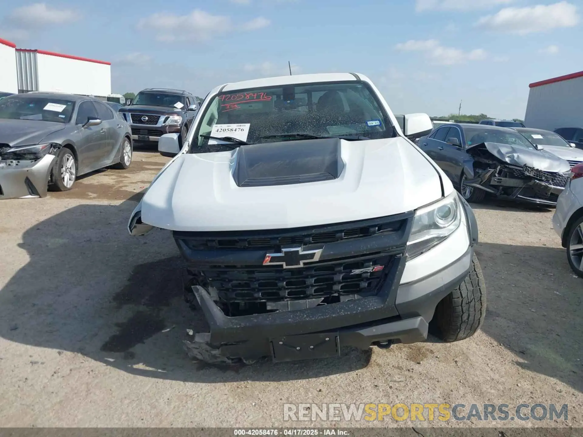12 Photograph of a damaged car 1GCGTEEN7K1202435 CHEVROLET COLORADO 2019