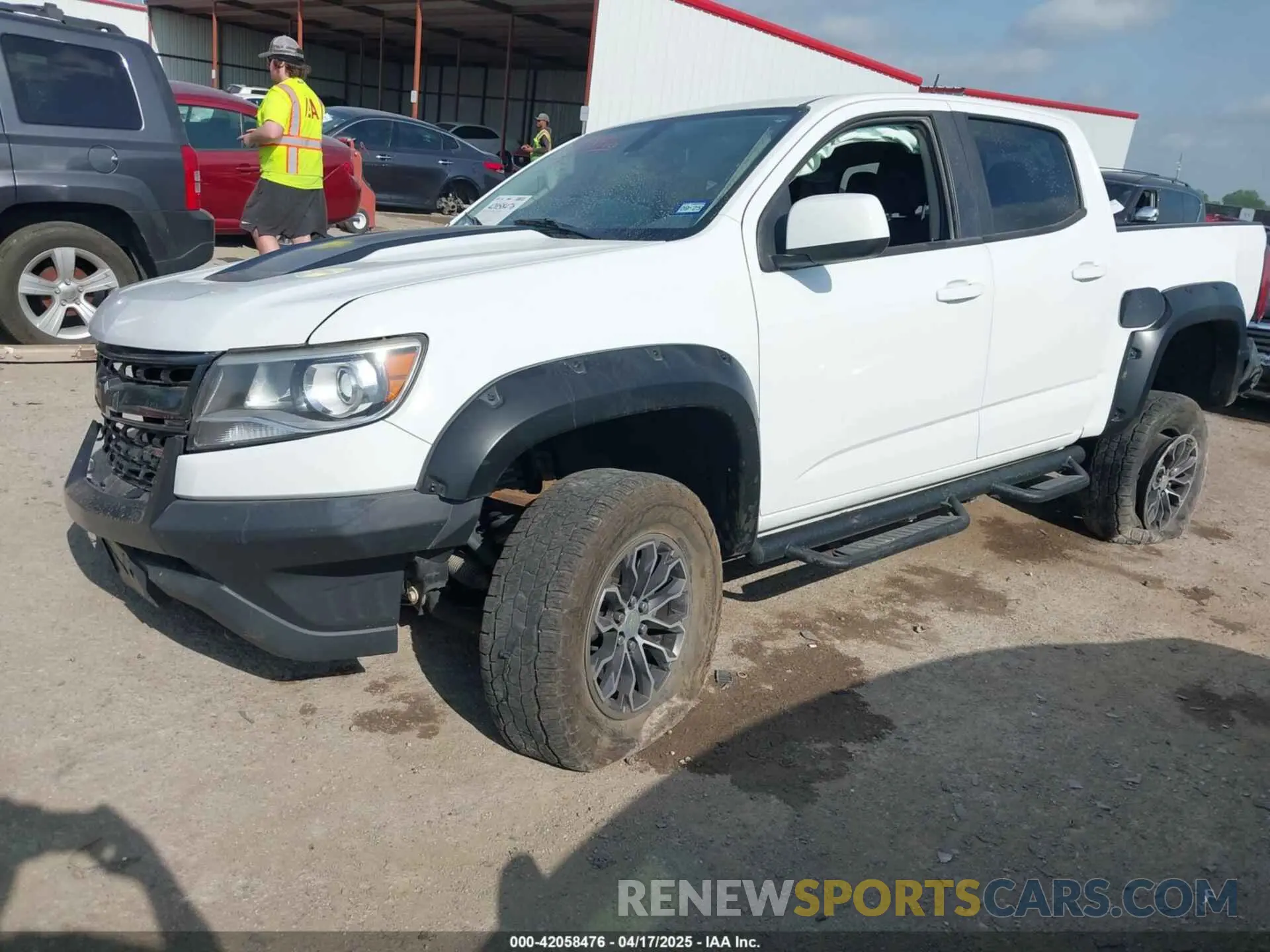 2 Photograph of a damaged car 1GCGTEEN7K1202435 CHEVROLET COLORADO 2019