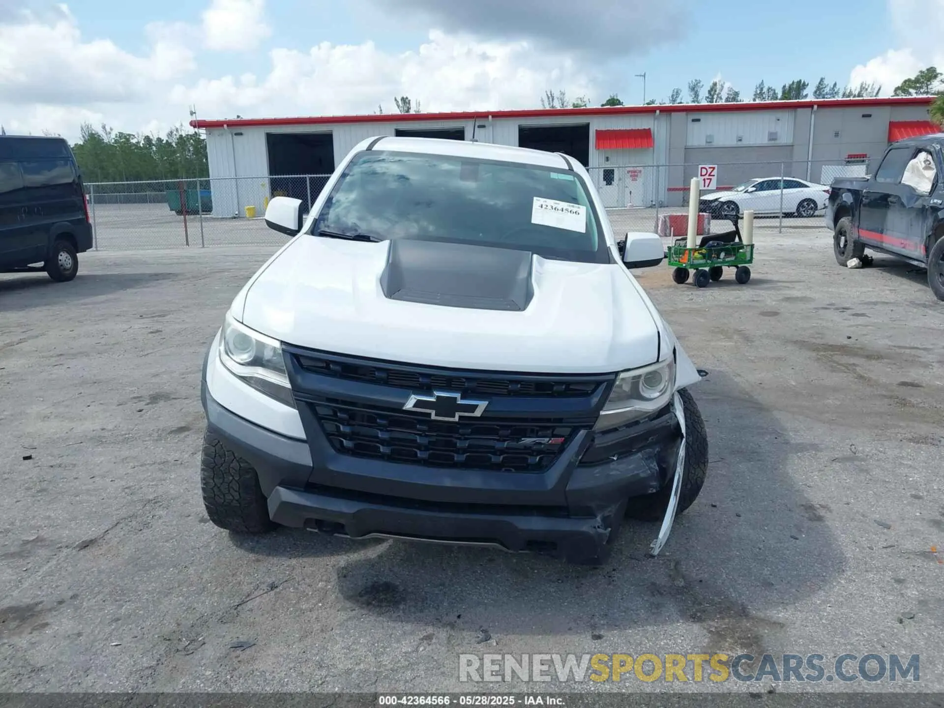 11 Photograph of a damaged car 1GCGTEEN9K1190949 CHEVROLET COLORADO 2019