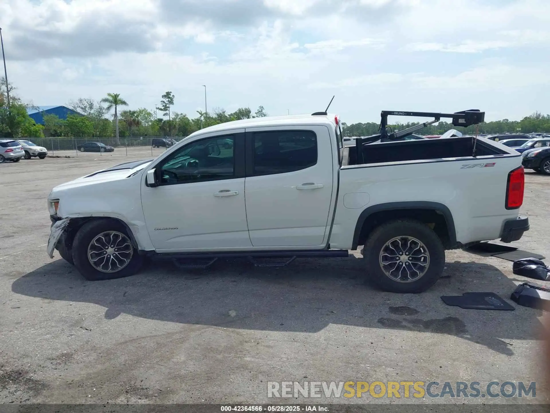 13 Photograph of a damaged car 1GCGTEEN9K1190949 CHEVROLET COLORADO 2019