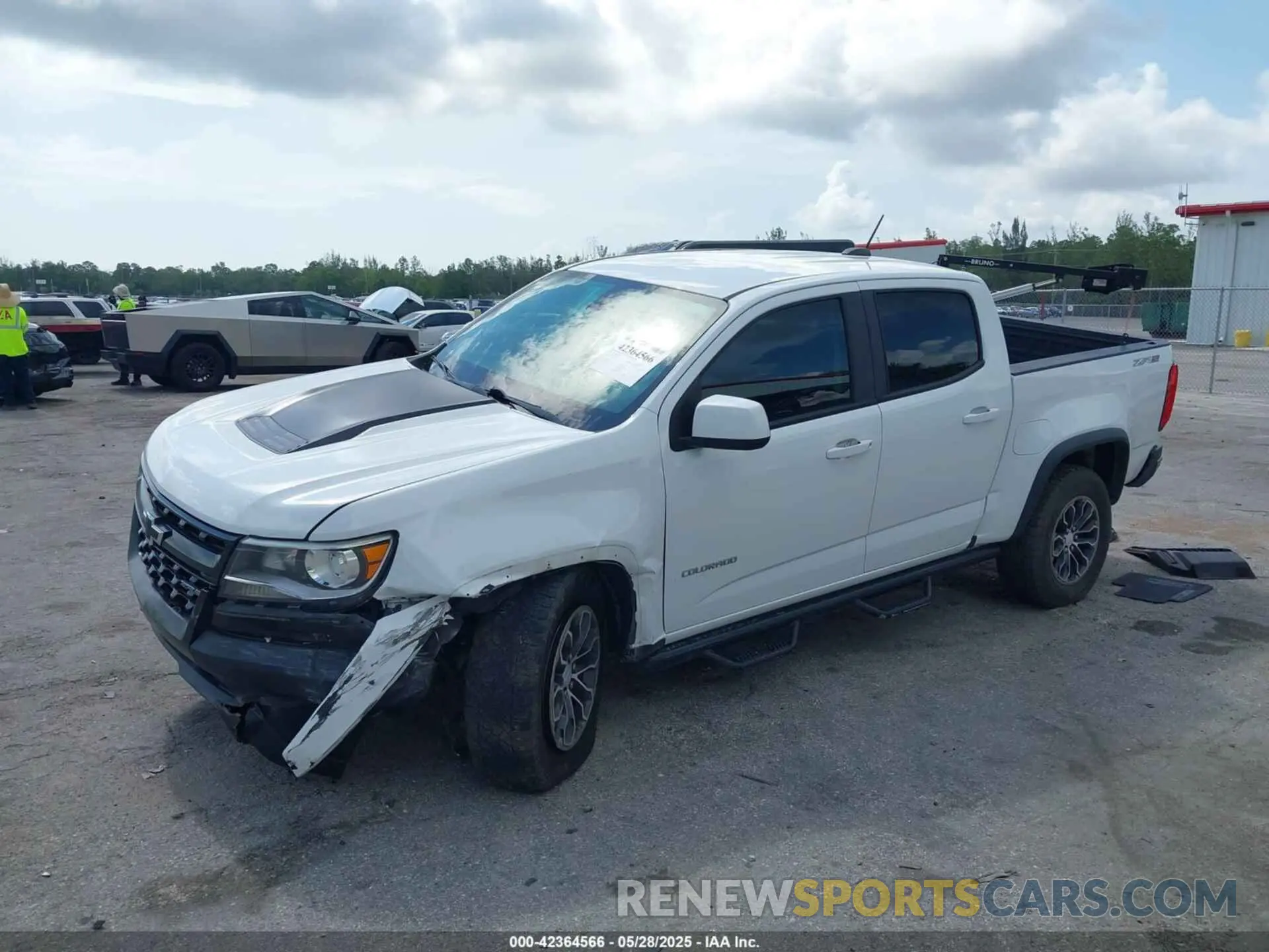 2 Photograph of a damaged car 1GCGTEEN9K1190949 CHEVROLET COLORADO 2019