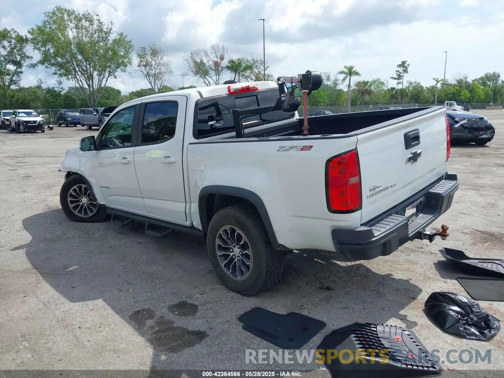 3 Photograph of a damaged car 1GCGTEEN9K1190949 CHEVROLET COLORADO 2019