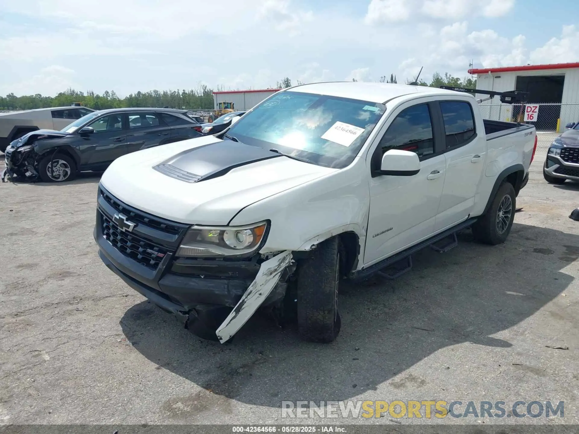 6 Photograph of a damaged car 1GCGTEEN9K1190949 CHEVROLET COLORADO 2019
