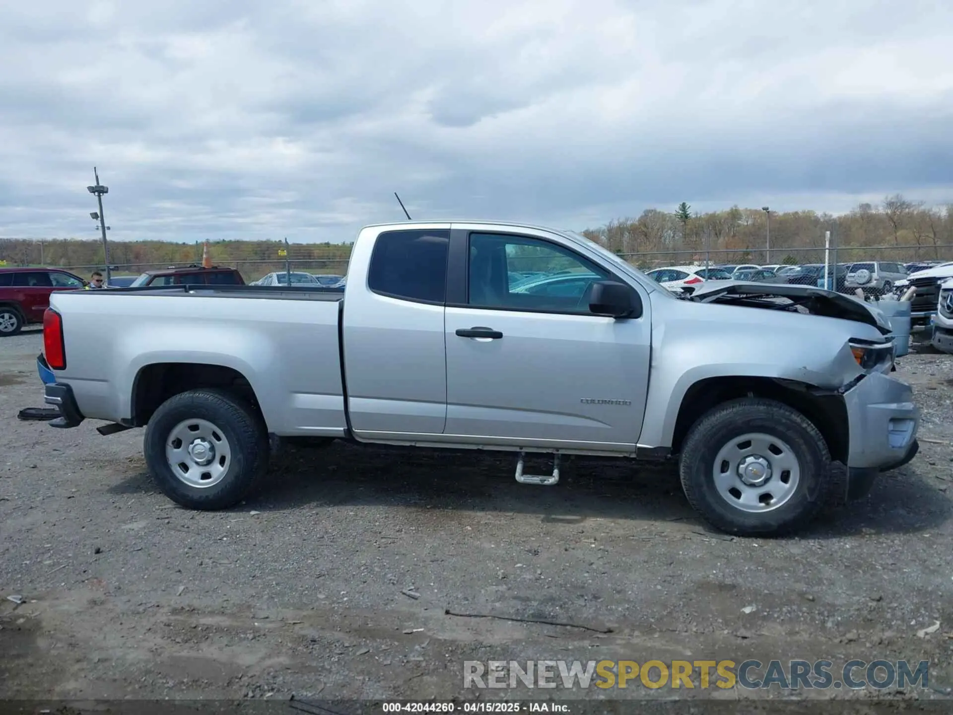 13 Photograph of a damaged car 1GCHSBEA0K1124986 CHEVROLET COLORADO 2019